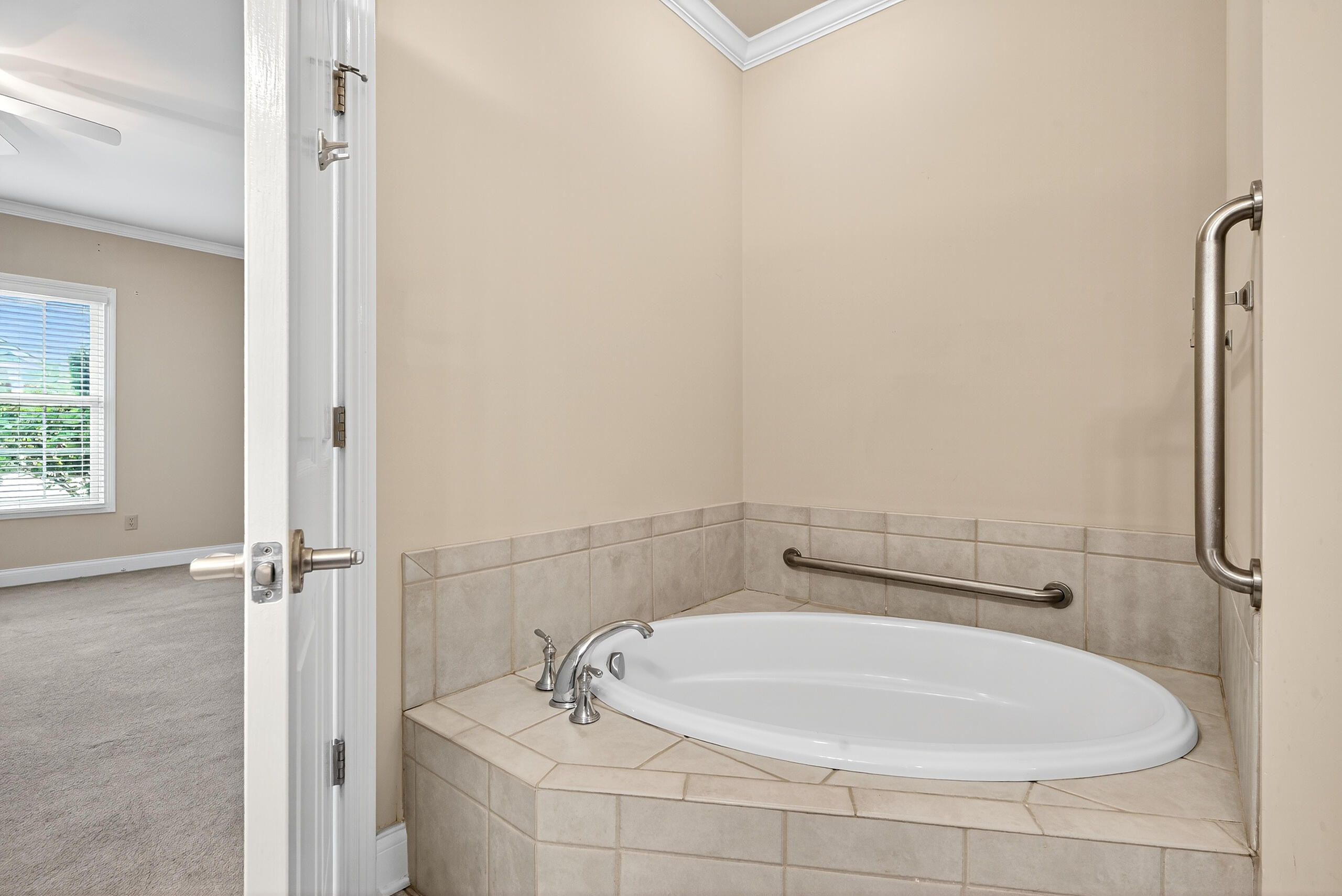 Lexington, Kentucky 40509, United States, 4 Bedrooms Bedrooms, ,3 BathroomsBathrooms,Residential,Active,202650