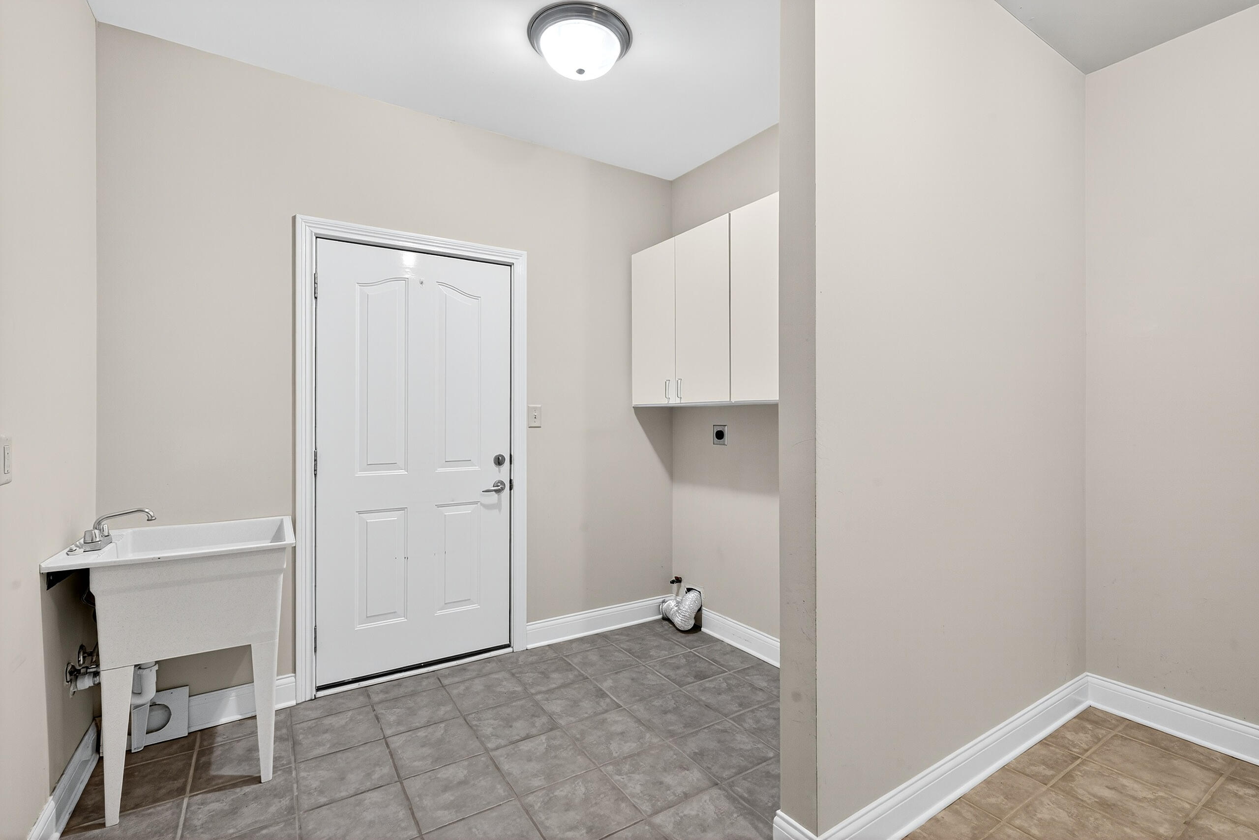 Lexington, Kentucky 40509, United States, 4 Bedrooms Bedrooms, ,3 BathroomsBathrooms,Residential,Active,202650