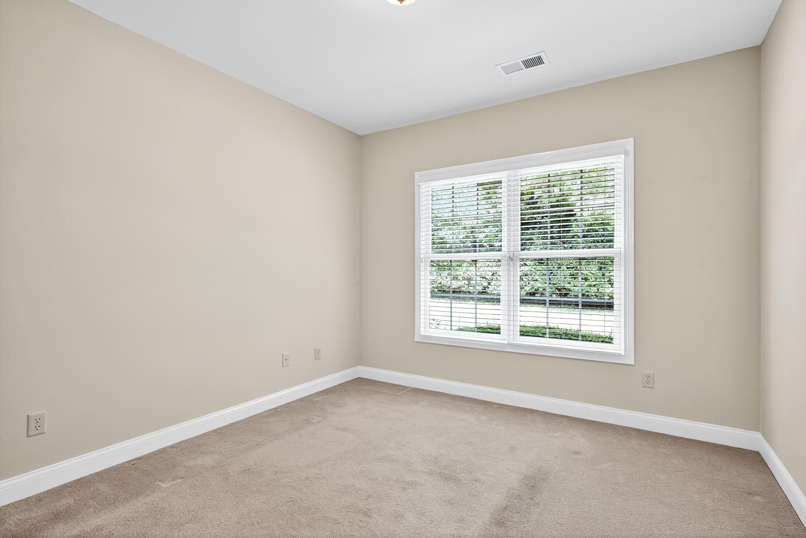 Lexington, Kentucky 40509, United States, 4 Bedrooms Bedrooms, ,3 BathroomsBathrooms,Residential,Active,202650