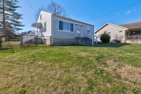 Photo of 213 Springdale Avenue, Cynthiana, KY 41031 (MLS # 25507070)