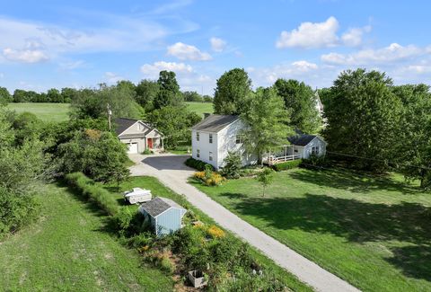 Photo of 3532 Keene Troy Pike, Versailles, KY 40383 (MLS # 25016303)