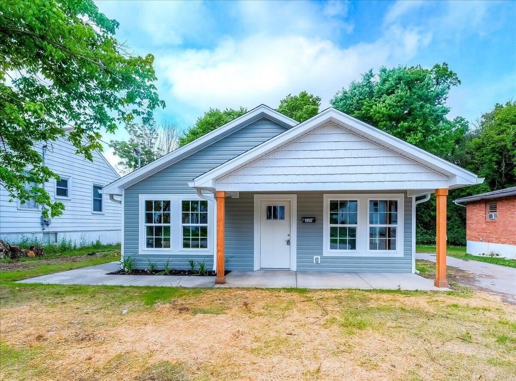 Photo of 120 Elizabeth Street, Frankfort, KY 40601 (MLS # 26012663)