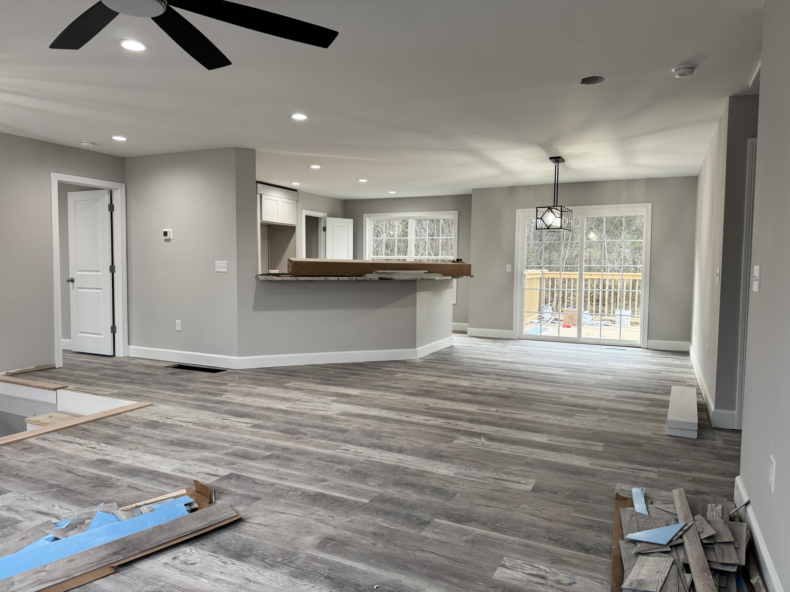 Richmond, Kentucky 40475, United States, 4 Bedrooms Bedrooms, ,3 BathroomsBathrooms,Residential,Contingent,24713