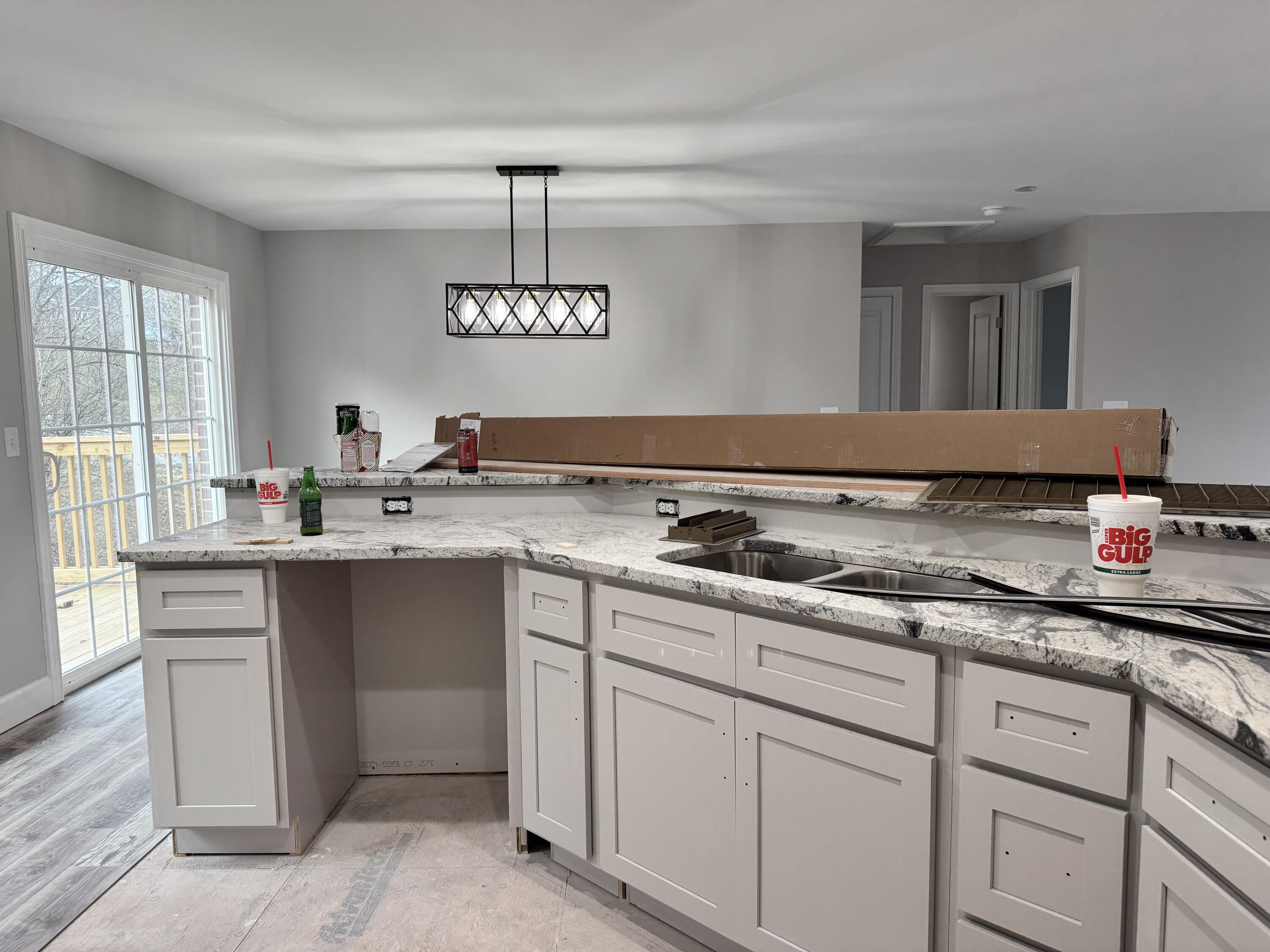 Richmond, Kentucky 40475, United States, 4 Bedrooms Bedrooms, ,3 BathroomsBathrooms,Residential,Contingent,24713