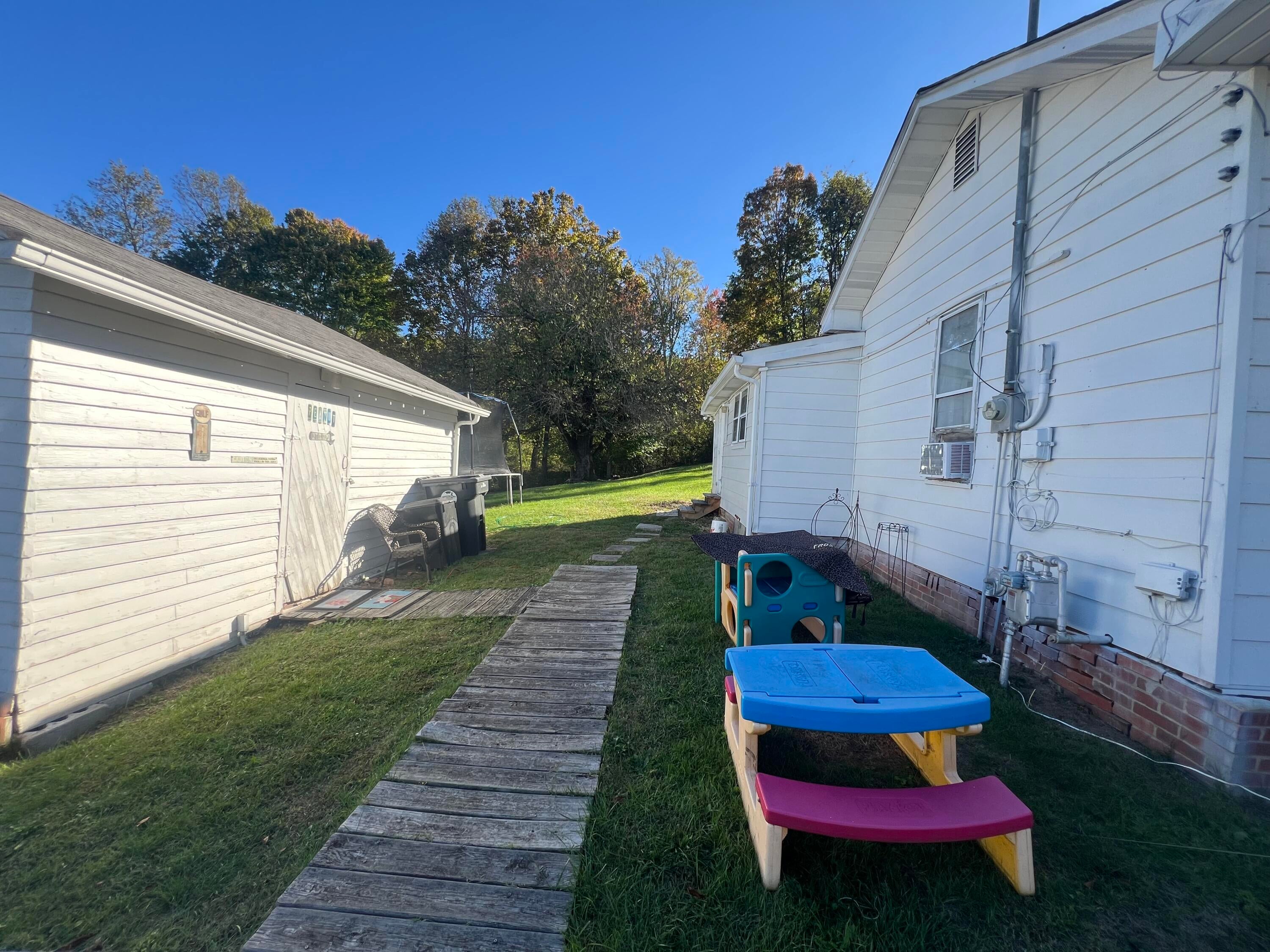 48 Frank Avenue