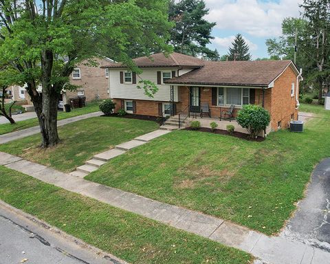 Photo of 628 Cardigan Court, Lexington, KY 40503 (MLS # 25019079)