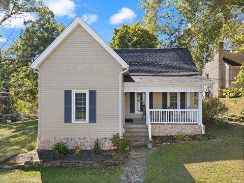 Photo of 301 College Street, London, KY 40741 (MLS # 25503438)