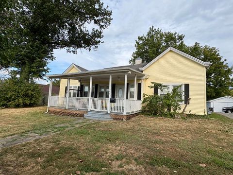 Photo of 363 S Main Street, Winchester, KY 40391 (MLS # 25502680)