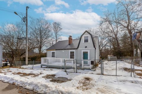 Property photo of 721 Bradley Street, Frankfort, KY 40601