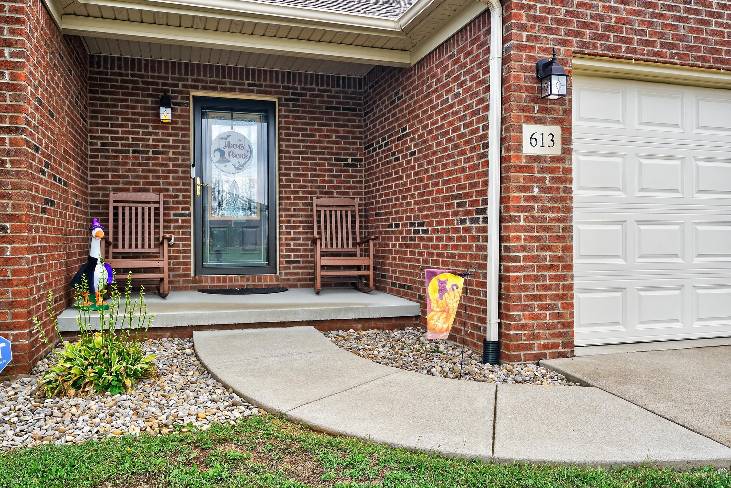 Berea, Kentucky 40403, United States, 3 Bedrooms Bedrooms, ,2 BathroomsBathrooms,Residential,Active,219352