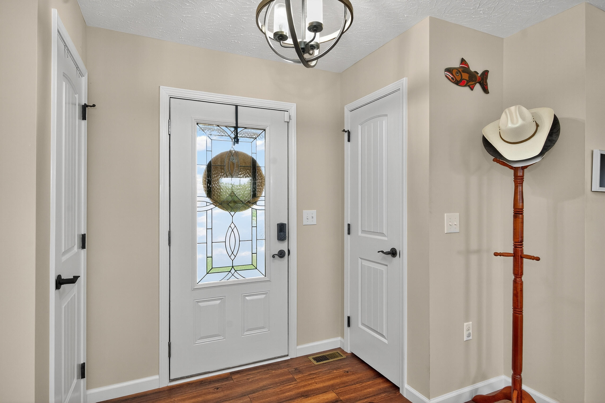 Berea, Kentucky 40403, United States, 3 Bedrooms Bedrooms, ,2 BathroomsBathrooms,Residential,Active,219352