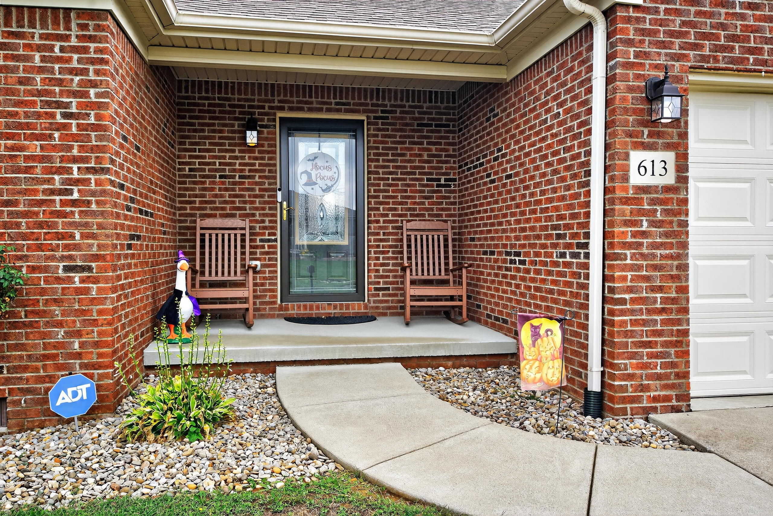 Berea, Kentucky 40403, United States, 3 Bedrooms Bedrooms, ,2 BathroomsBathrooms,Residential,Active,219352