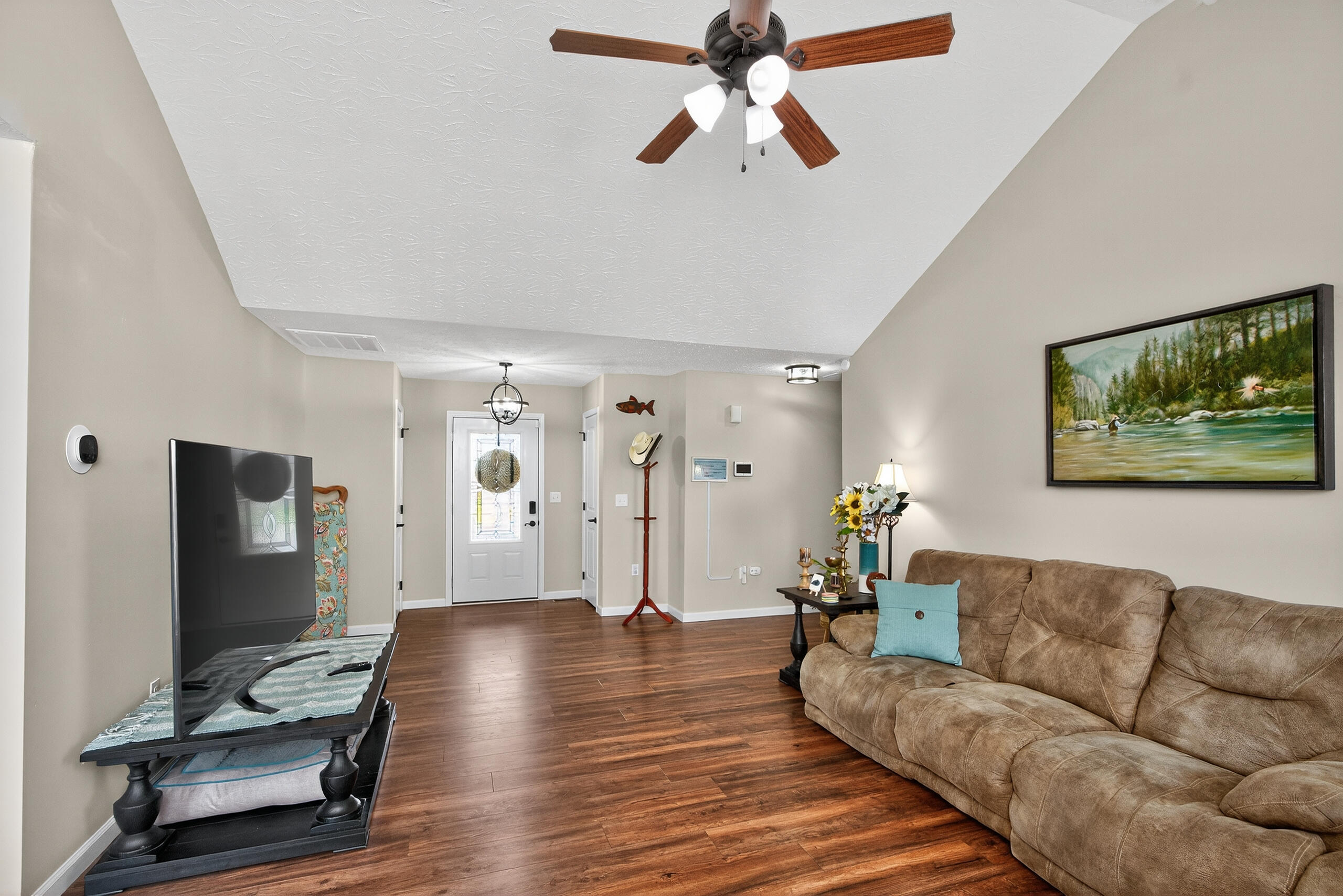 Berea, Kentucky 40403, United States, 3 Bedrooms Bedrooms, ,2 BathroomsBathrooms,Residential,Active,219352