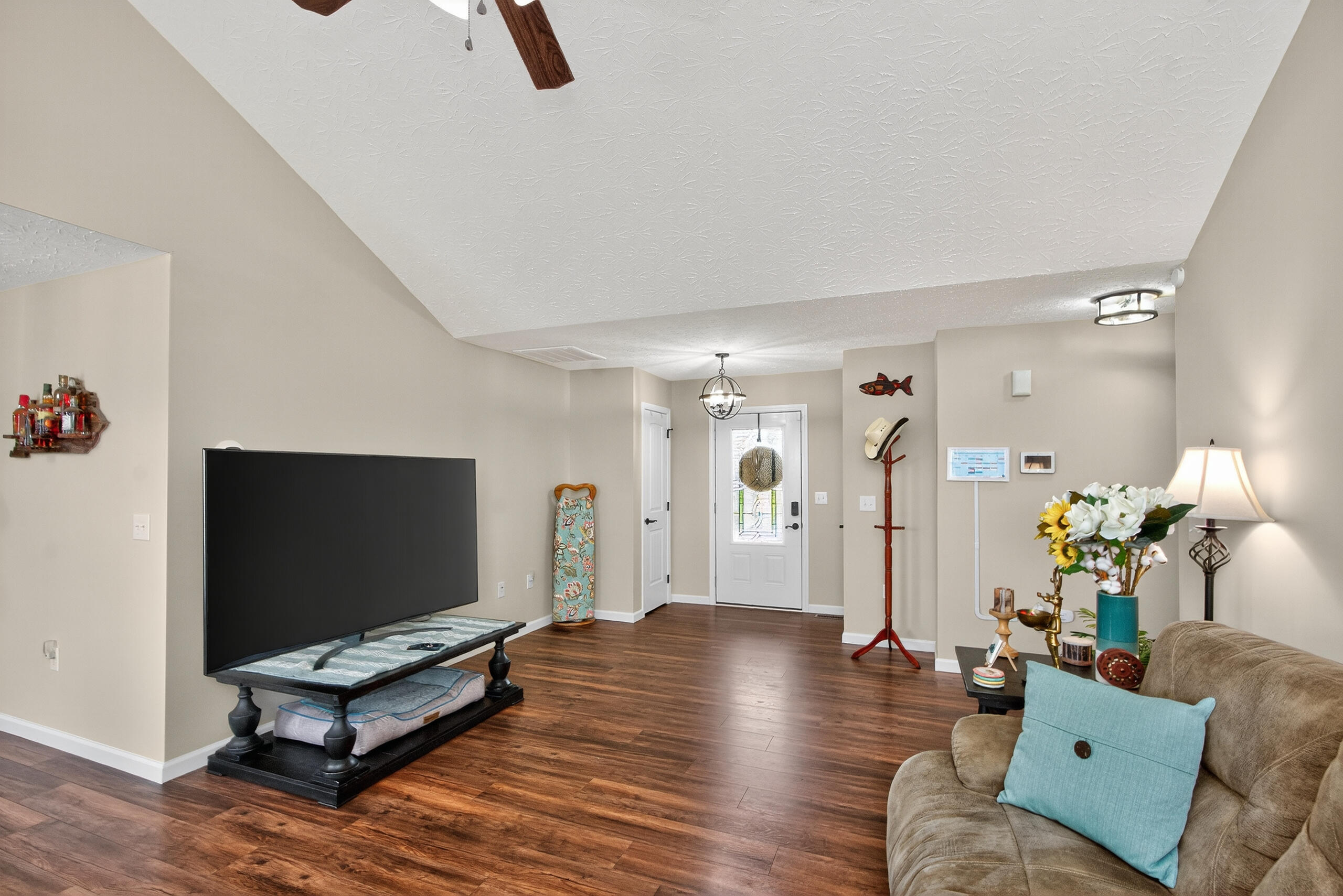 Berea, Kentucky 40403, United States, 3 Bedrooms Bedrooms, ,2 BathroomsBathrooms,Residential,Active,219352