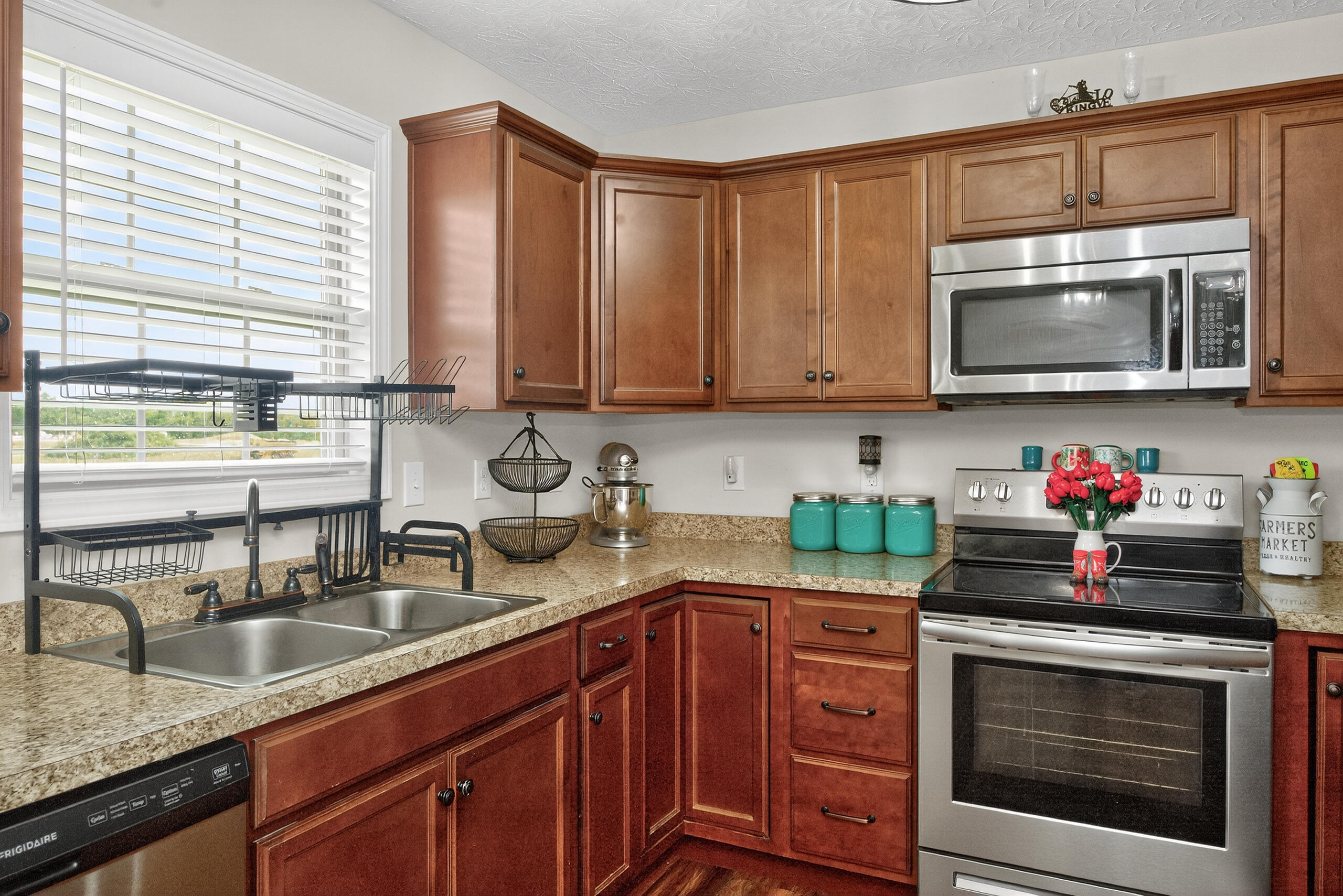 Berea, Kentucky 40403, United States, 3 Bedrooms Bedrooms, ,2 BathroomsBathrooms,Residential,Active,219352