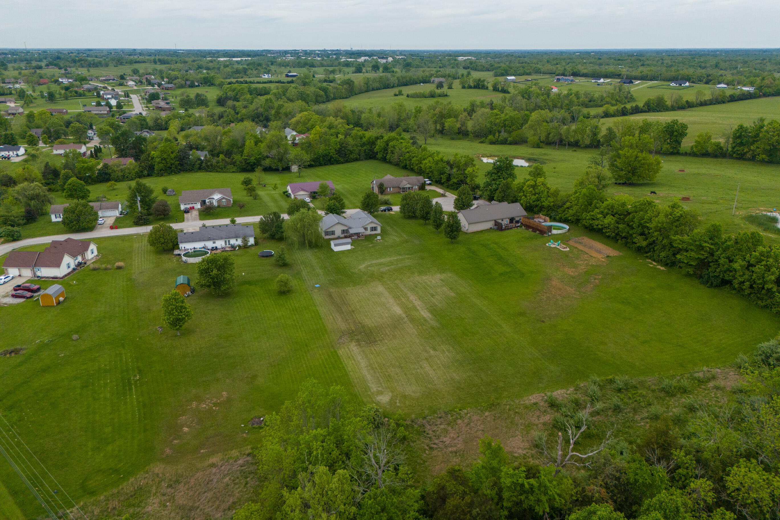 Berea, Kentucky 40403, United States, 3 Bedrooms Bedrooms, ,2 BathroomsBathrooms,Residential,Pending,126069