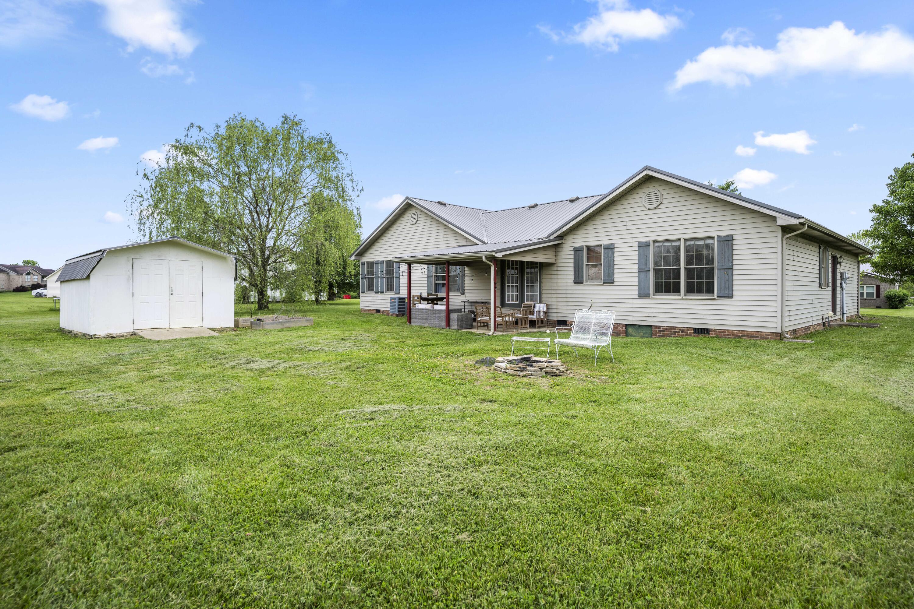 Berea, Kentucky 40403, United States, 3 Bedrooms Bedrooms, ,2 BathroomsBathrooms,Residential,Pending,126069