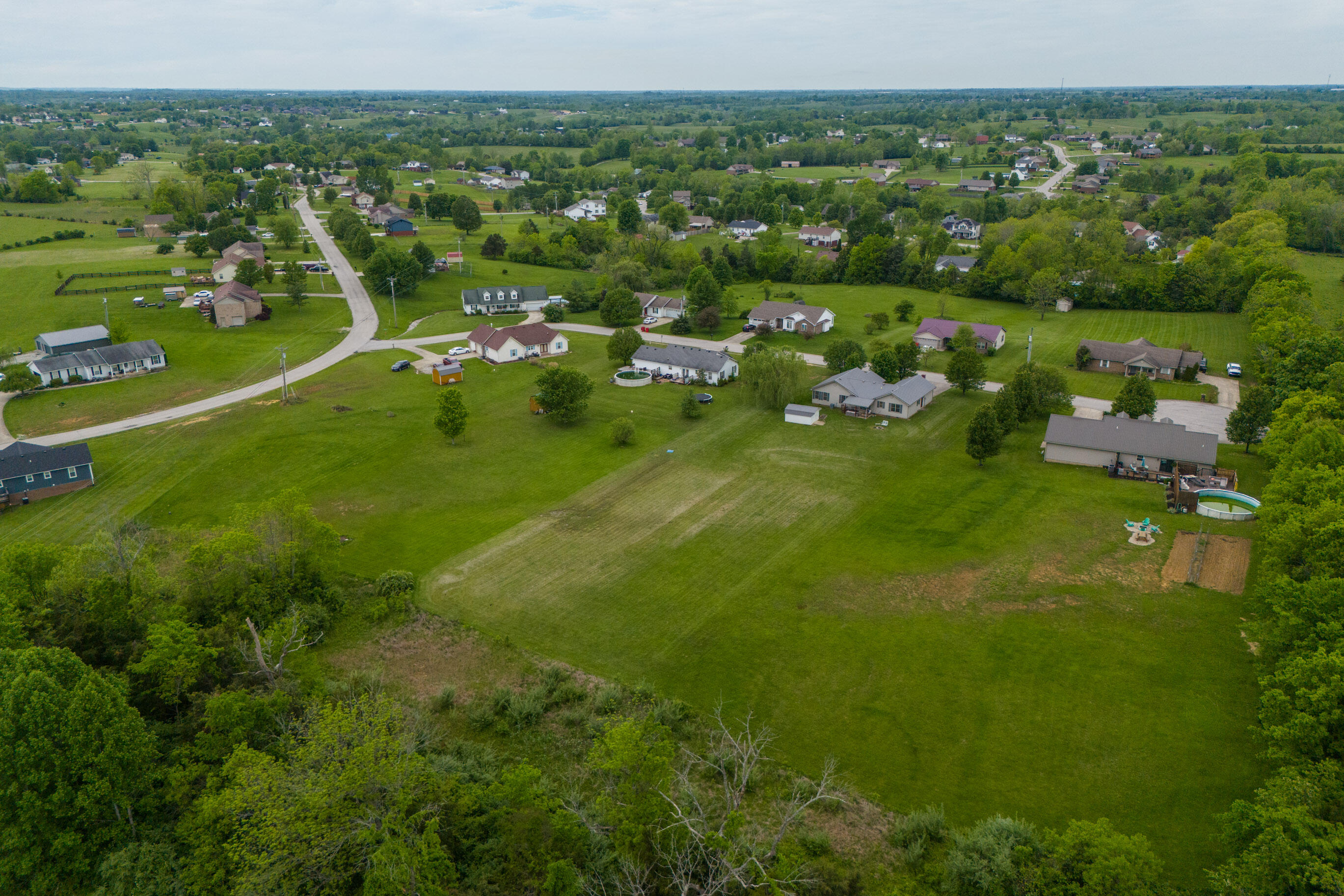 Berea, Kentucky 40403, United States, 3 Bedrooms Bedrooms, ,2 BathroomsBathrooms,Residential,Pending,126069