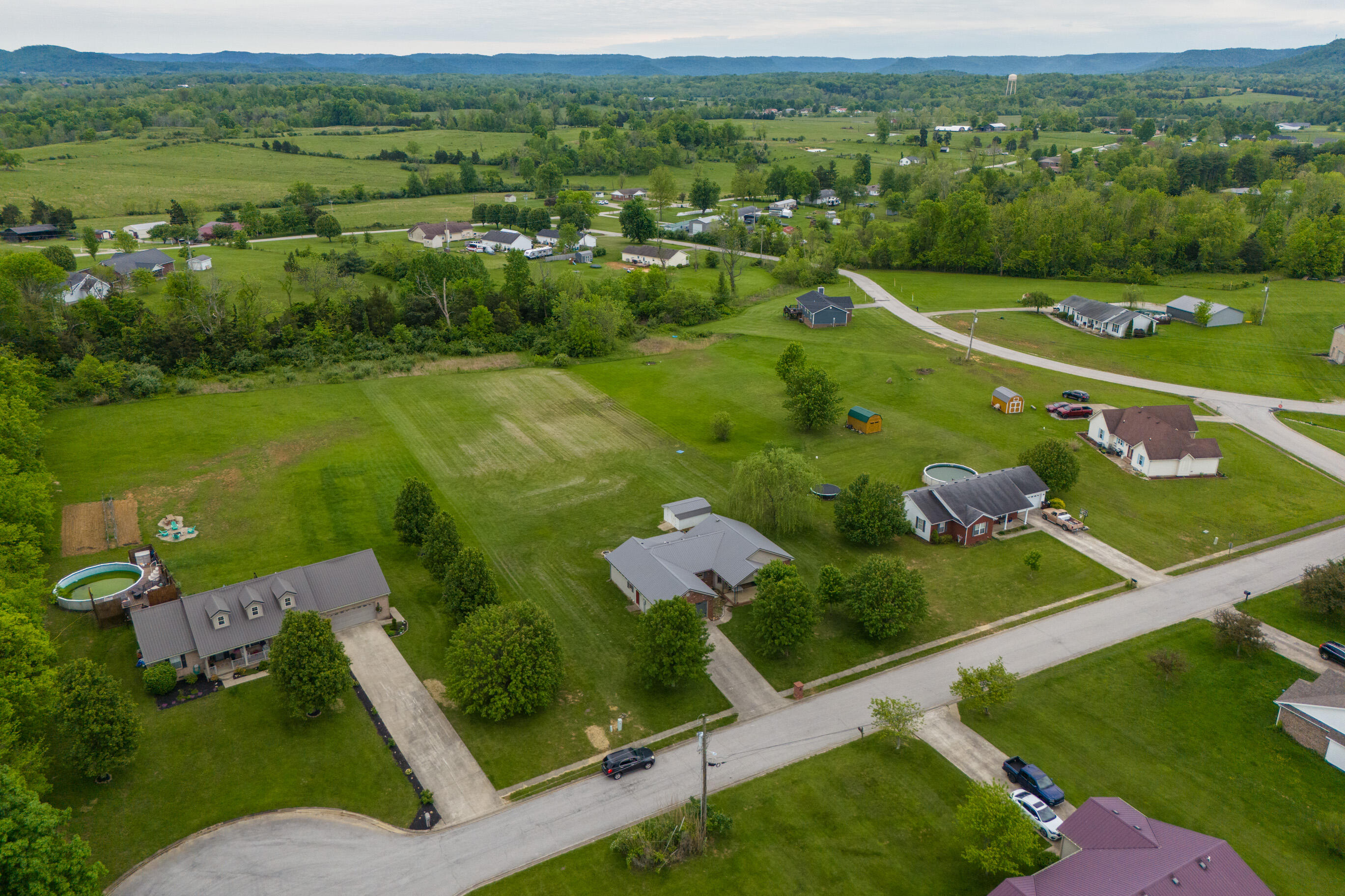 Berea, Kentucky 40403, United States, 3 Bedrooms Bedrooms, ,2 BathroomsBathrooms,Residential,Pending,126069