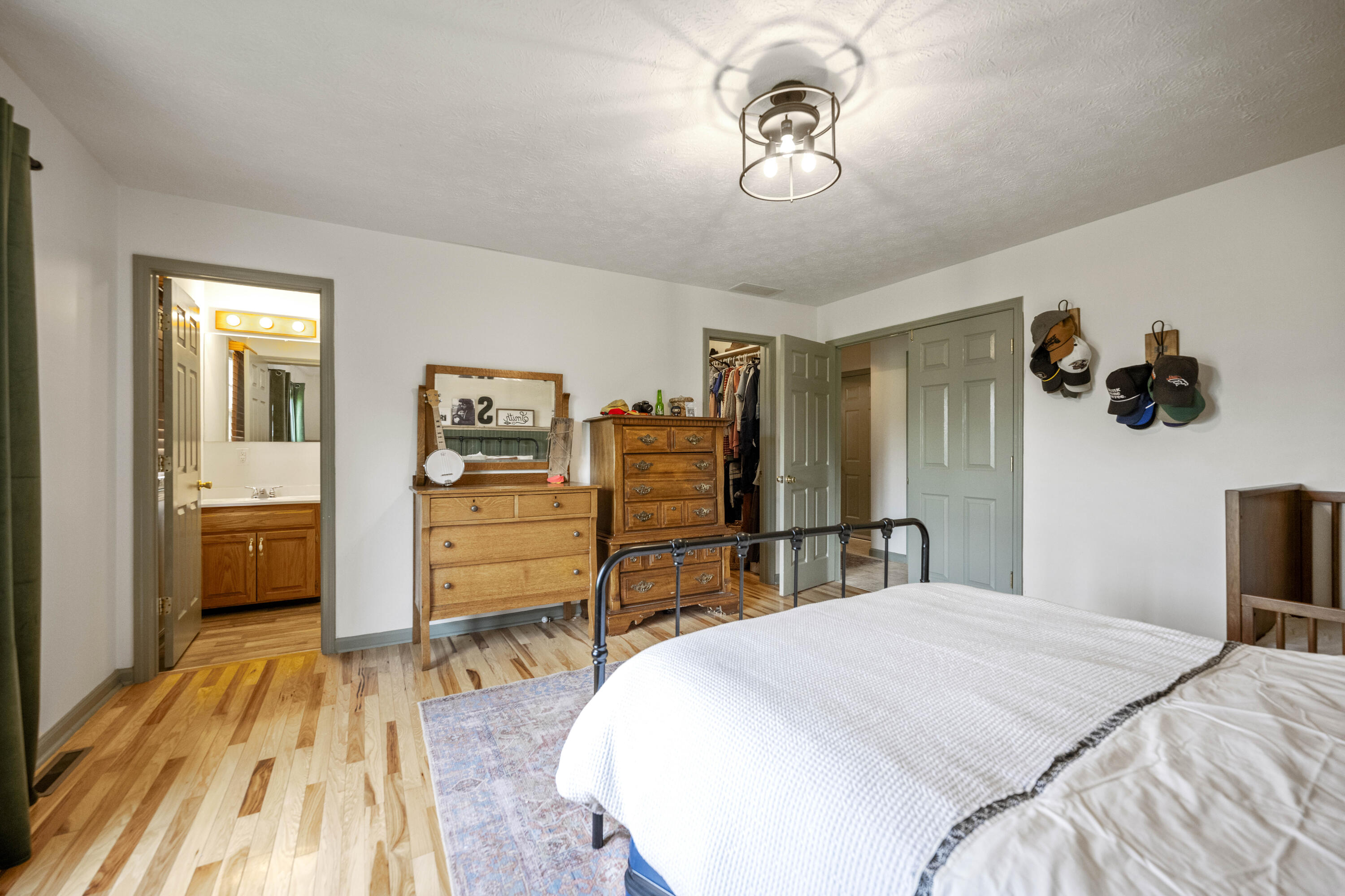 Berea, Kentucky 40403, United States, 3 Bedrooms Bedrooms, ,2 BathroomsBathrooms,Residential,Pending,126069