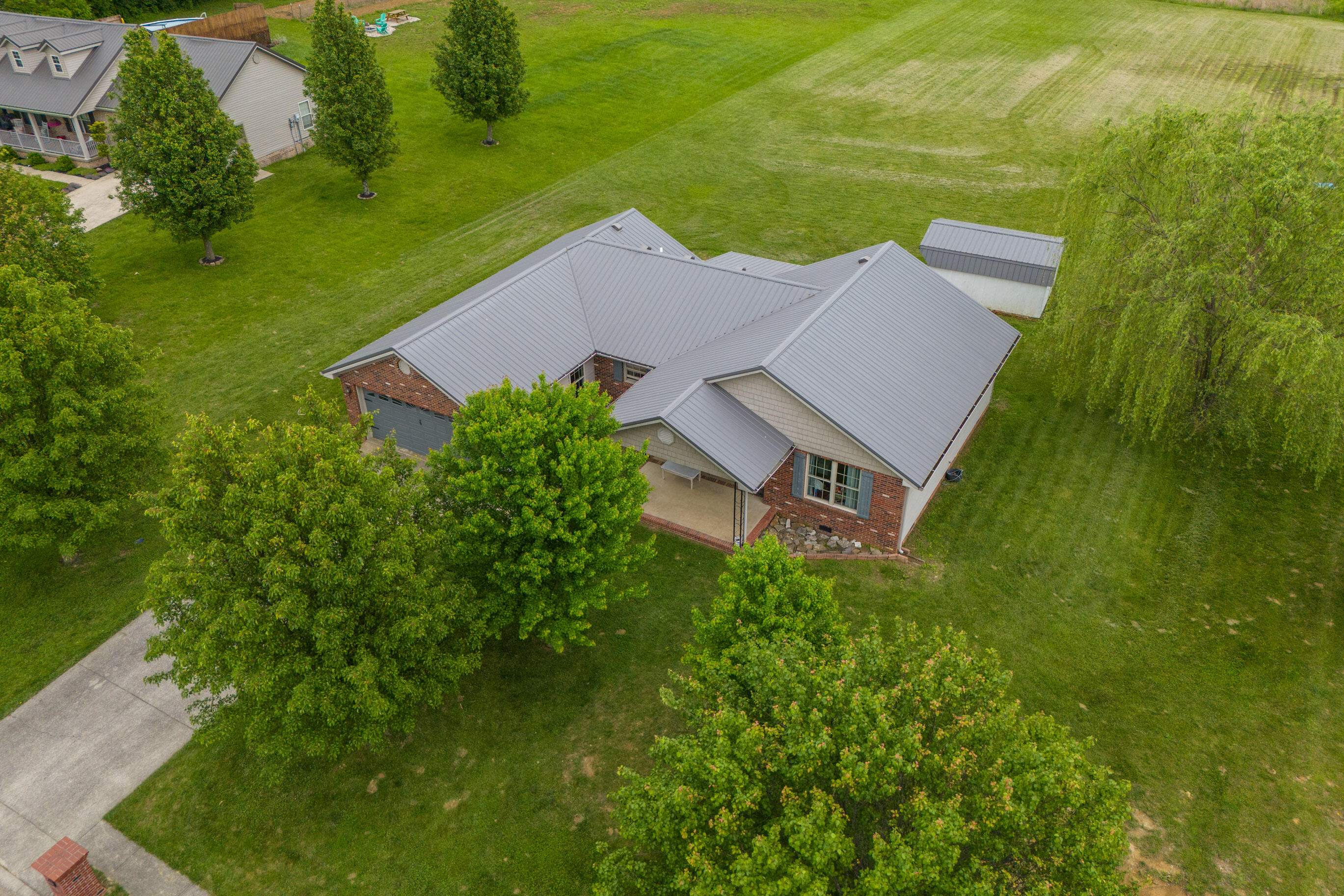 Berea, Kentucky 40403, United States, 3 Bedrooms Bedrooms, ,2 BathroomsBathrooms,Residential,Pending,126069