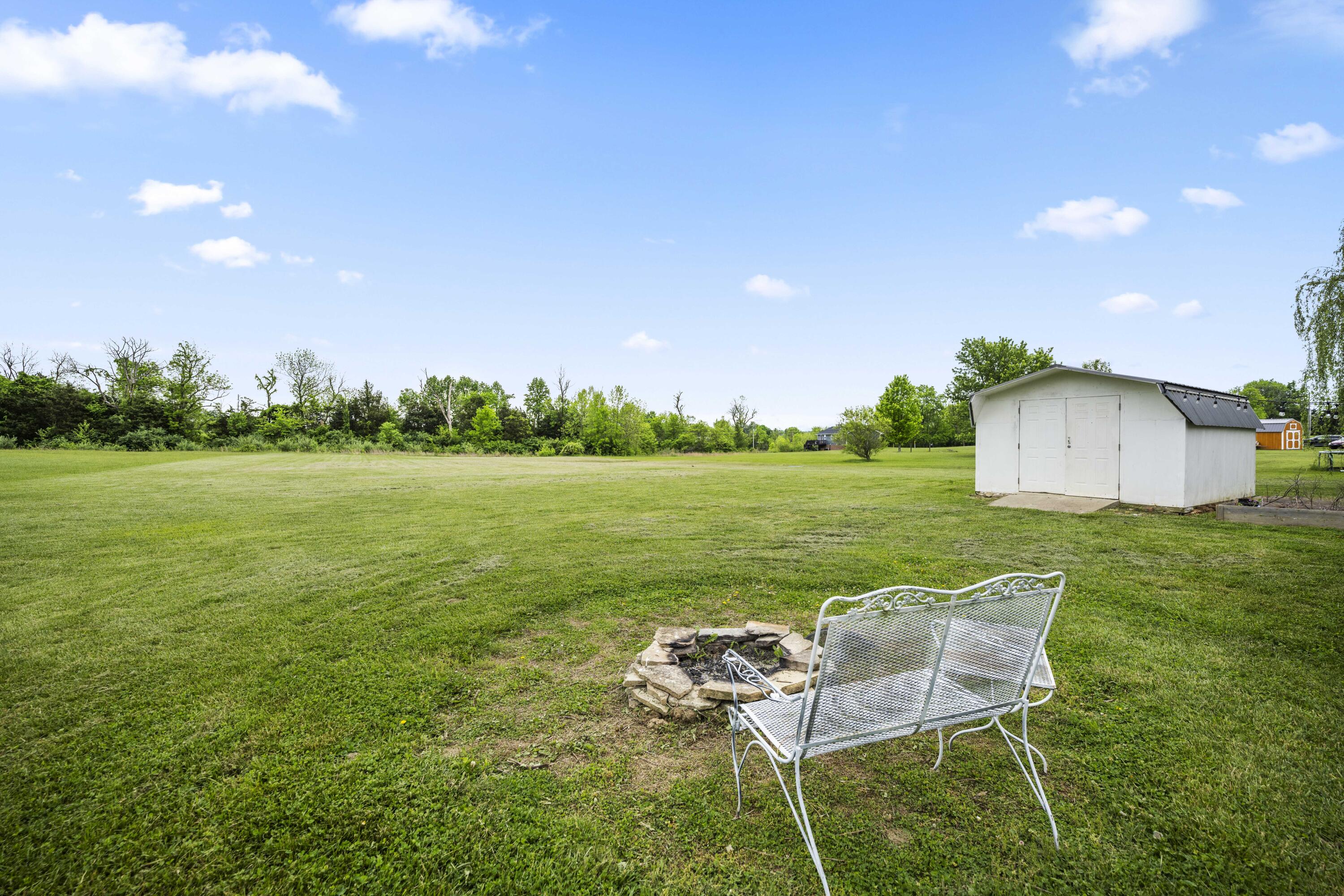 Berea, Kentucky 40403, United States, 3 Bedrooms Bedrooms, ,2 BathroomsBathrooms,Residential,Pending,126069