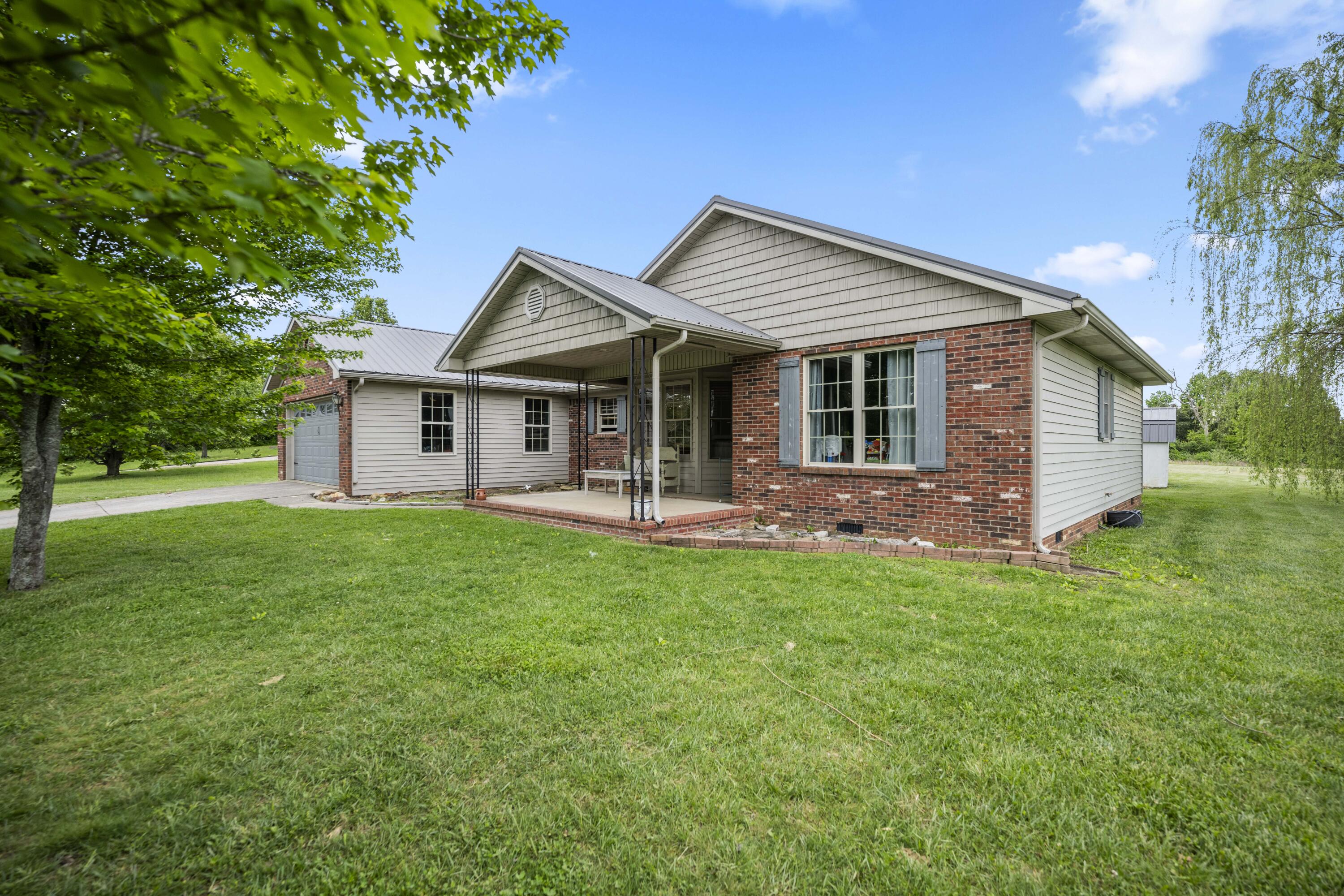 Berea, Kentucky 40403, United States, 3 Bedrooms Bedrooms, ,2 BathroomsBathrooms,Residential,Pending,126069