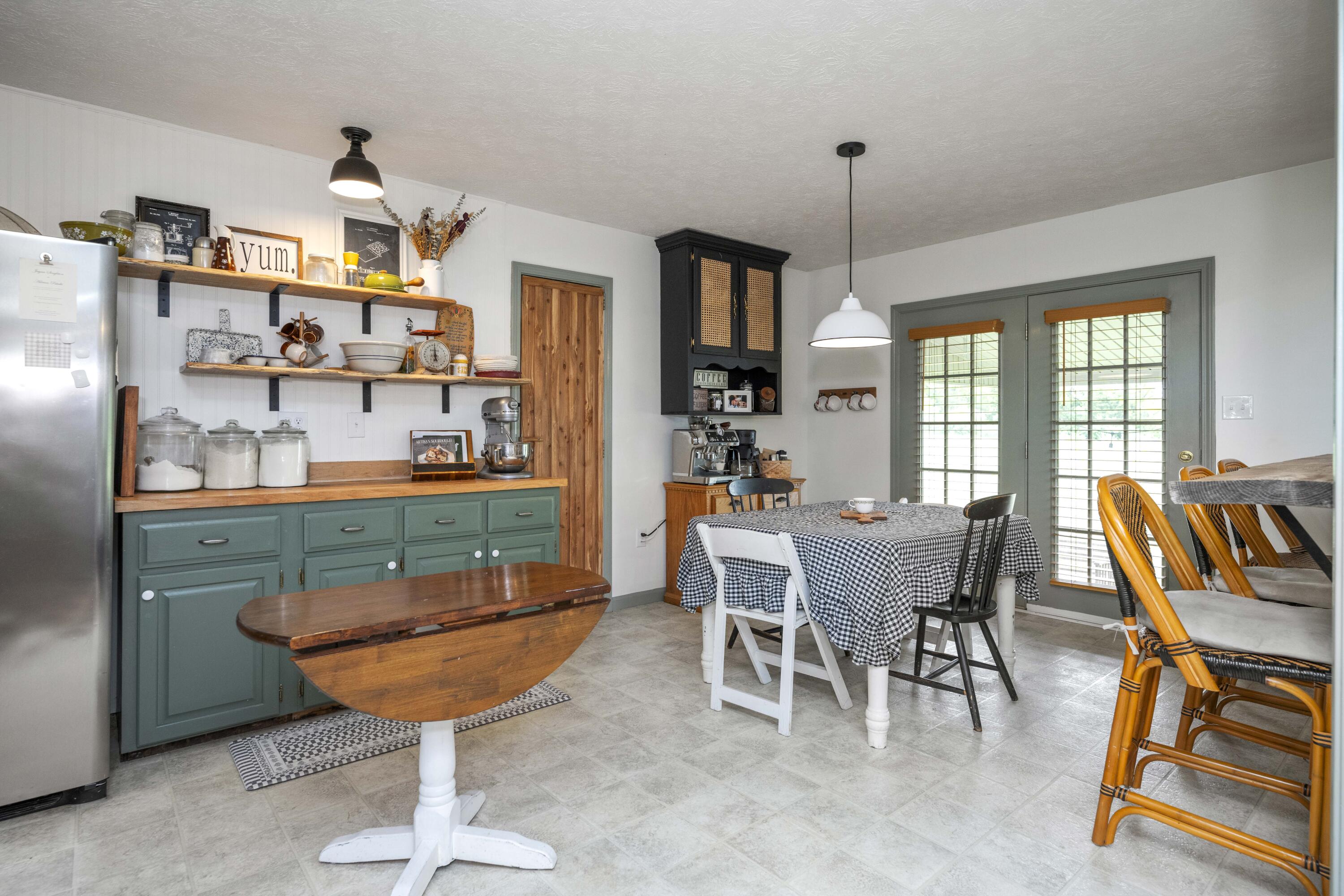 Berea, Kentucky 40403, United States, 3 Bedrooms Bedrooms, ,2 BathroomsBathrooms,Residential,Pending,126069