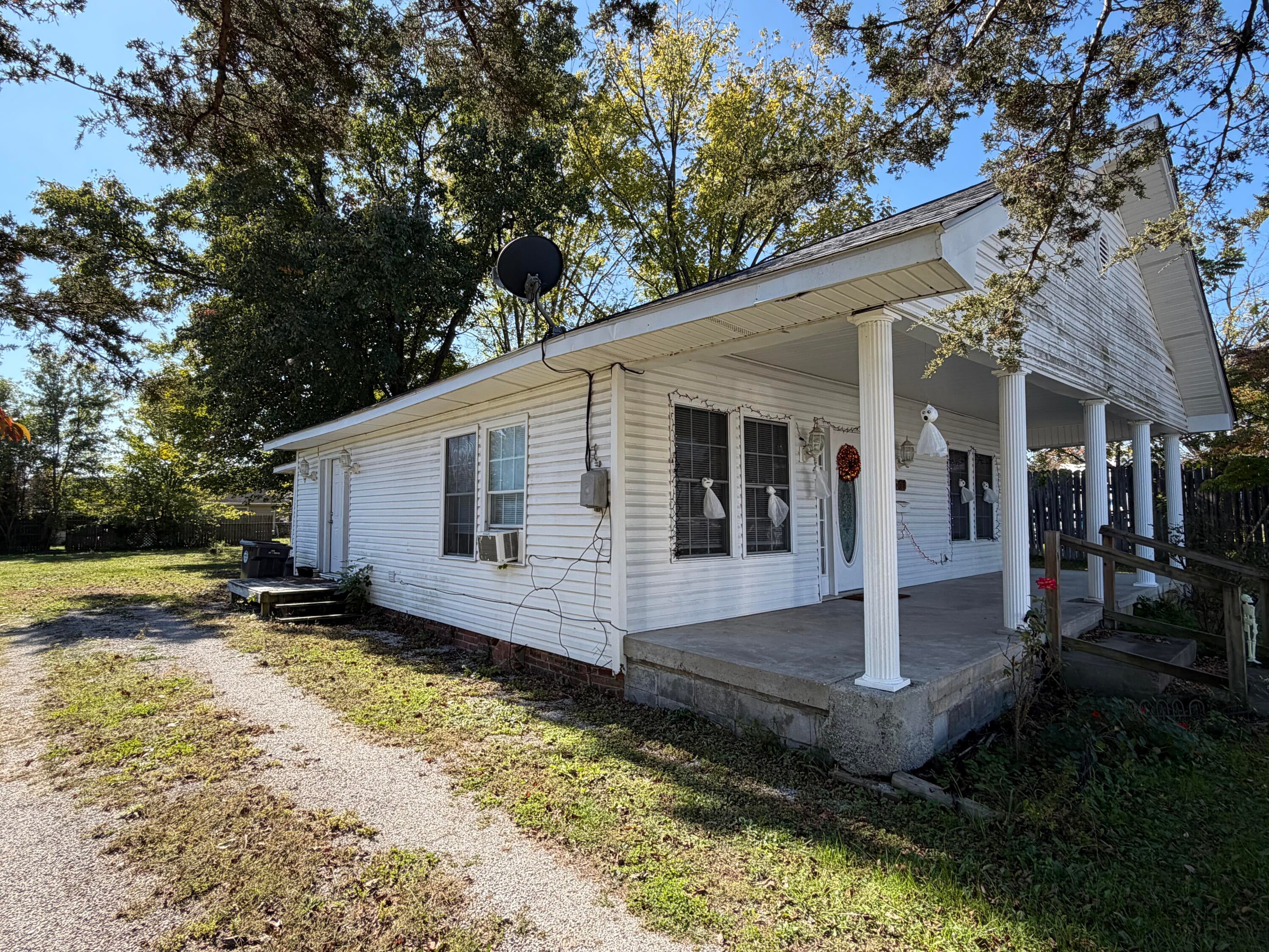307 W 17th Street