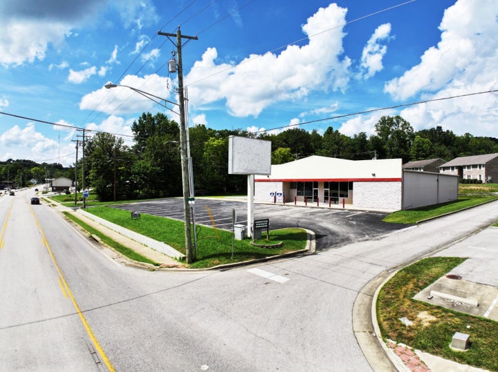 7800 sq feet of retail space for lease!