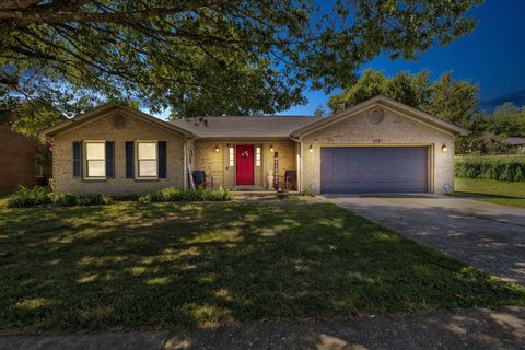 Photo of 215 Saratoga Circle, Richmond, KY 40475 (MLS # 25018516)