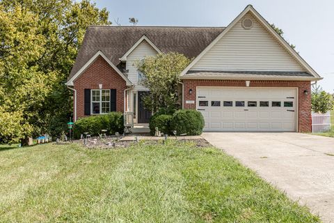 Photo of 200 Berkley Lane, Frankfort, KY 40601 (MLS # 25503078)