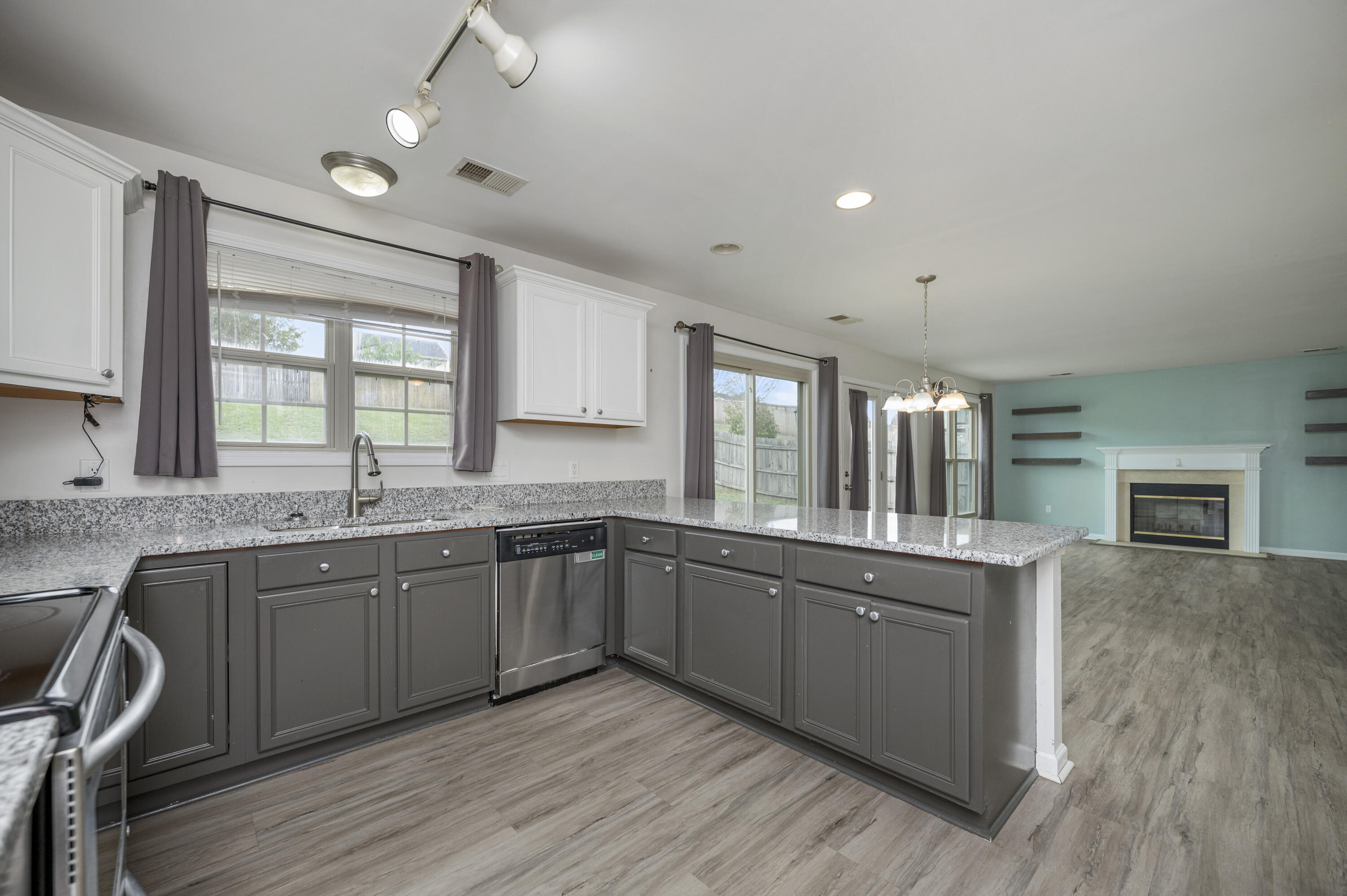 Richmond, Kentucky 40475, United States, 4 Bedrooms Bedrooms, ,3 BathroomsBathrooms,Residential,Active,217951