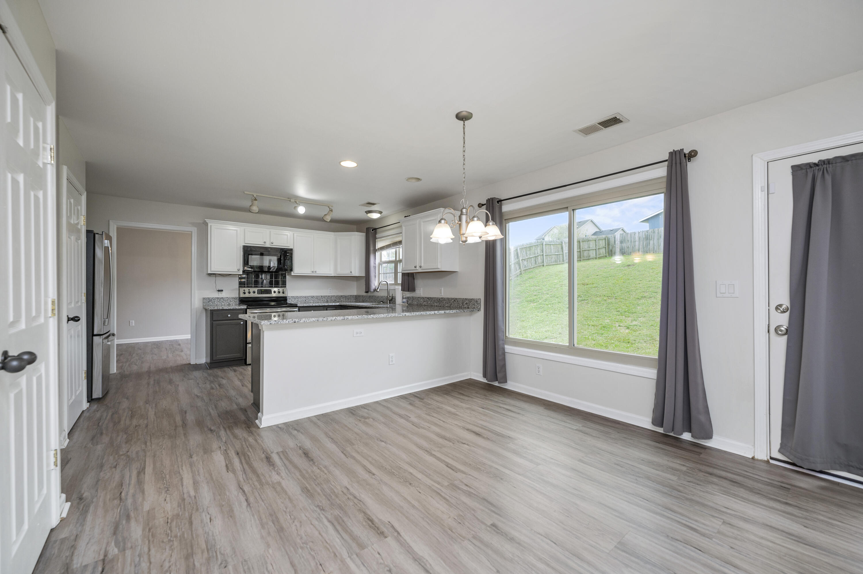 Richmond, Kentucky 40475, United States, 4 Bedrooms Bedrooms, ,3 BathroomsBathrooms,Residential,Active,217951