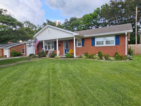 Photo of 1218 Chinook Trail, Frankfort, KY 40601 (MLS # 25503824)