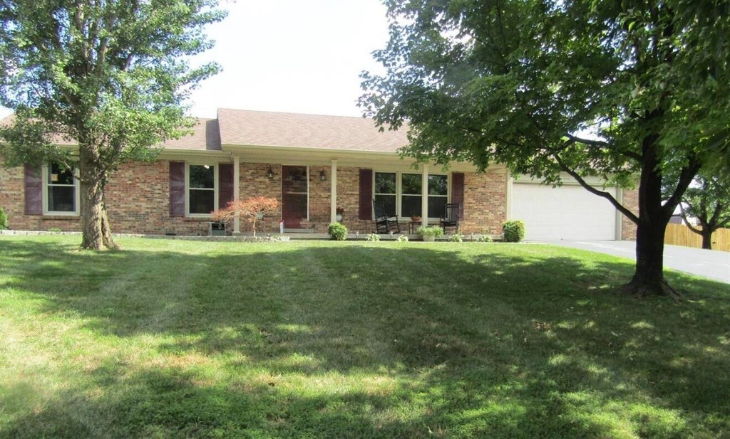 Photo of 2120 Paige Court, Lexington, KY 40502 (MLS # 26025676)