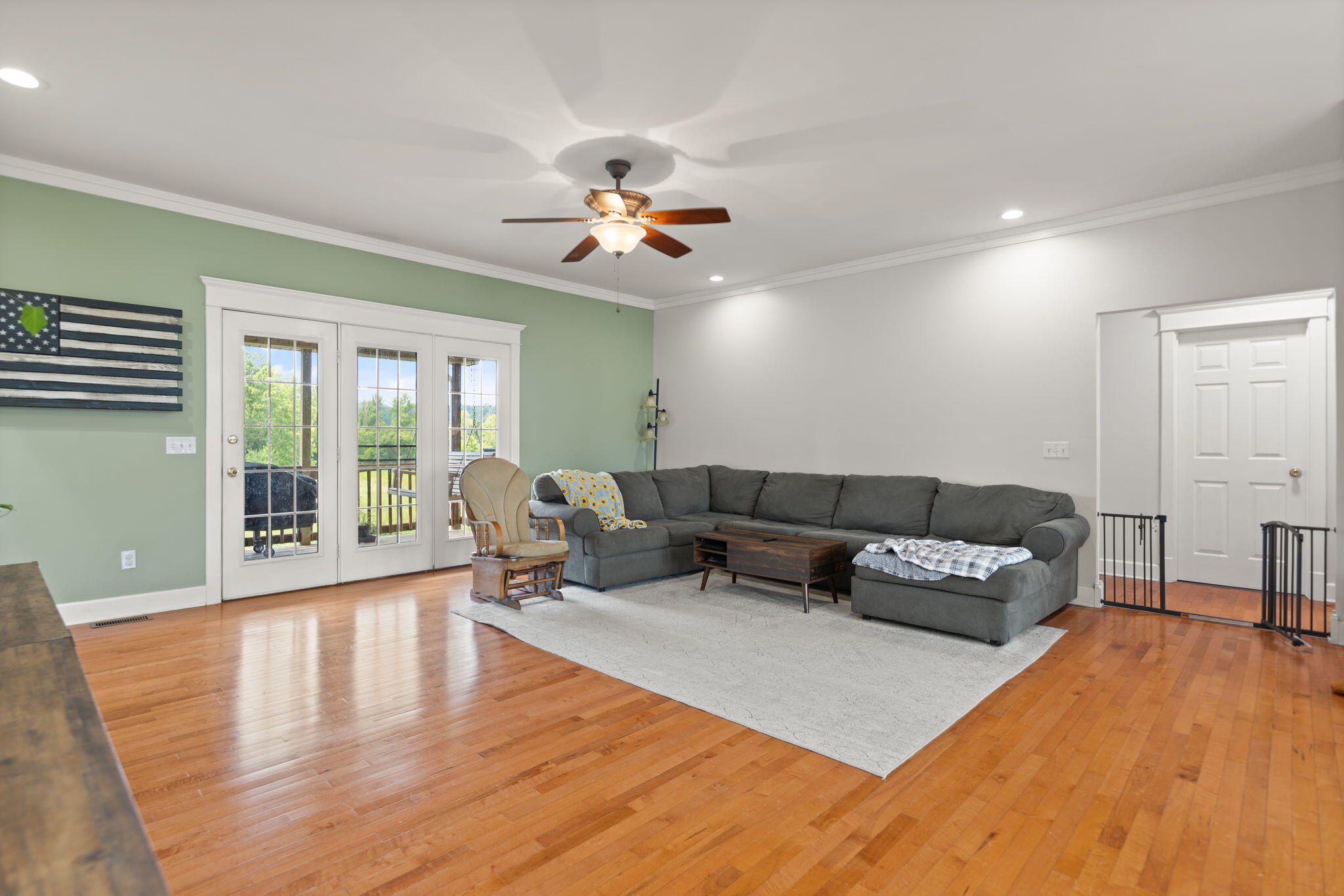 Irvine, Kentucky 40336, United States, 4 Bedrooms Bedrooms, ,4 BathroomsBathrooms,Residential,Pending,173322