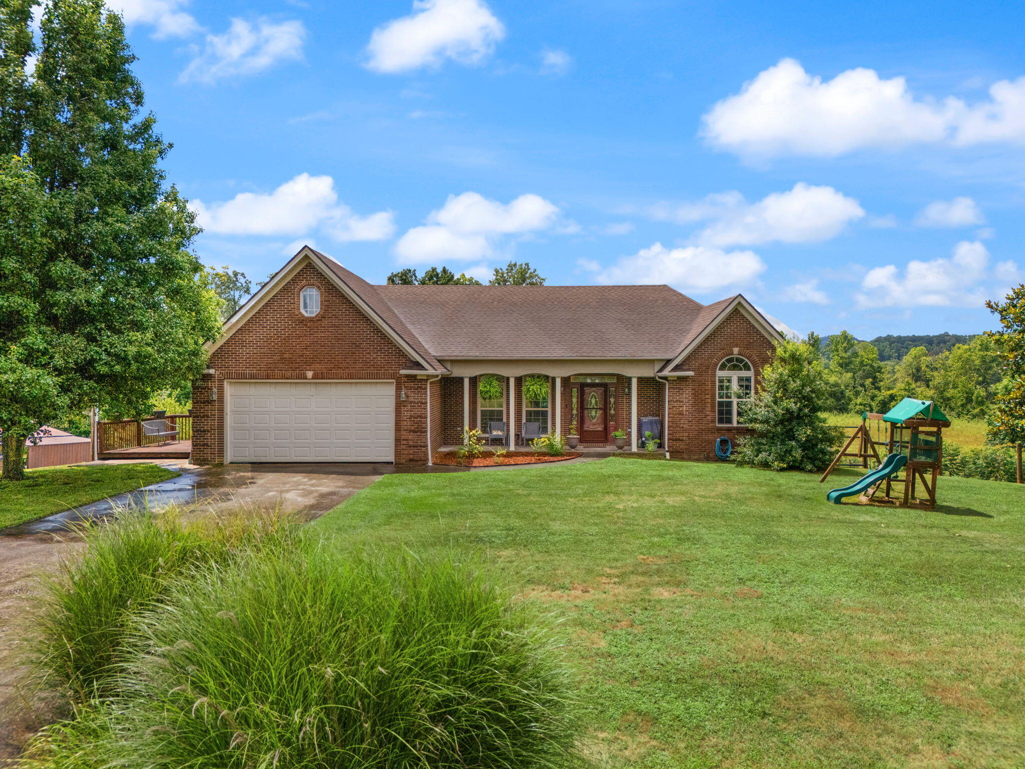 Irvine, Kentucky 40336, United States, 4 Bedrooms Bedrooms, ,4 BathroomsBathrooms,Residential,Pending,173322