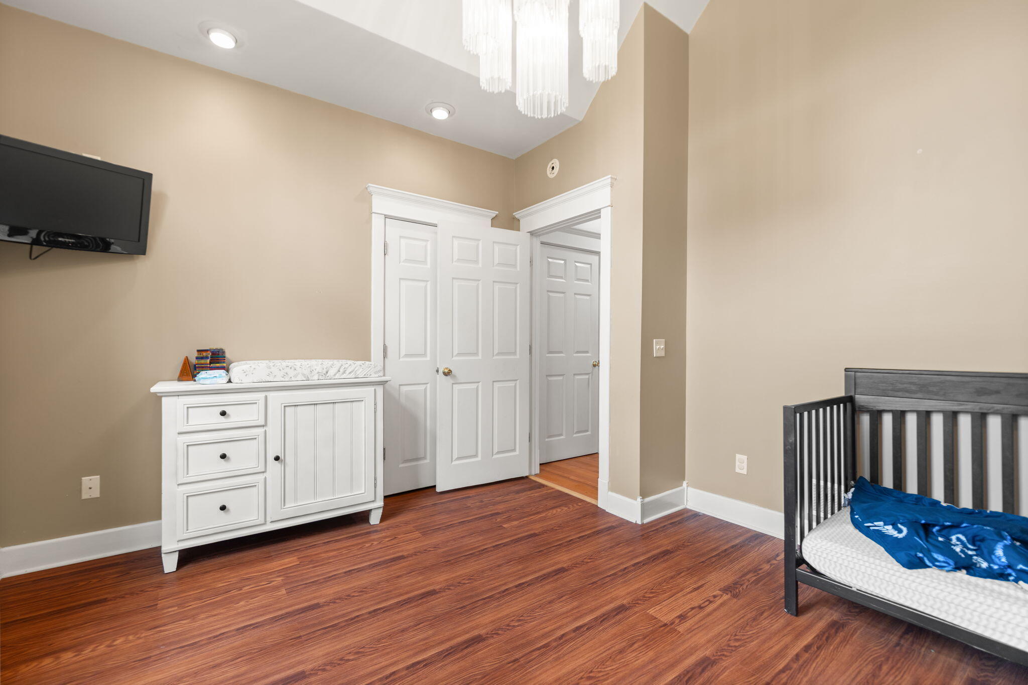 Irvine, Kentucky 40336, United States, 4 Bedrooms Bedrooms, ,4 BathroomsBathrooms,Residential,Pending,173322