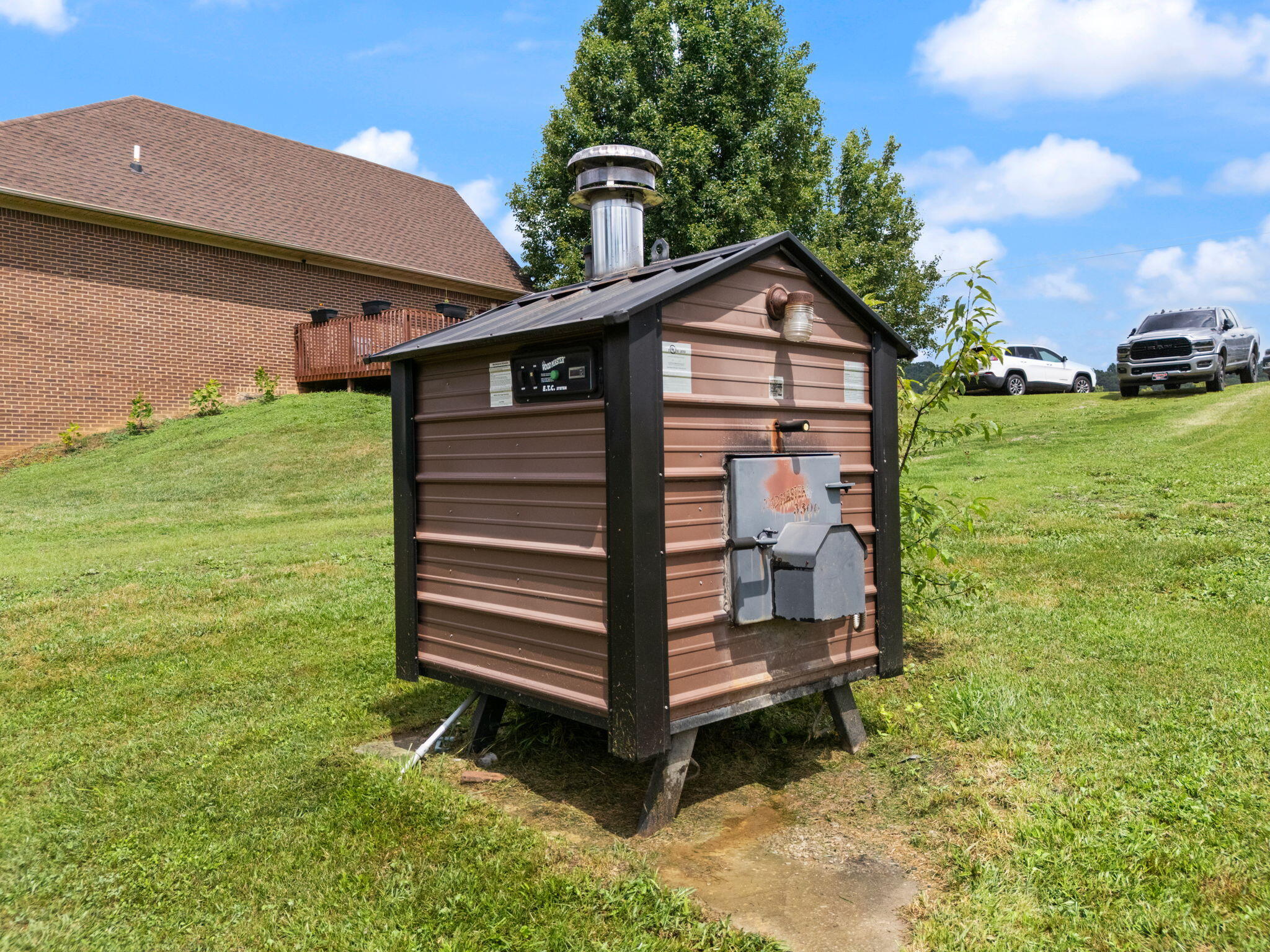 Irvine, Kentucky 40336, United States, 4 Bedrooms Bedrooms, ,4 BathroomsBathrooms,Residential,Pending,173322