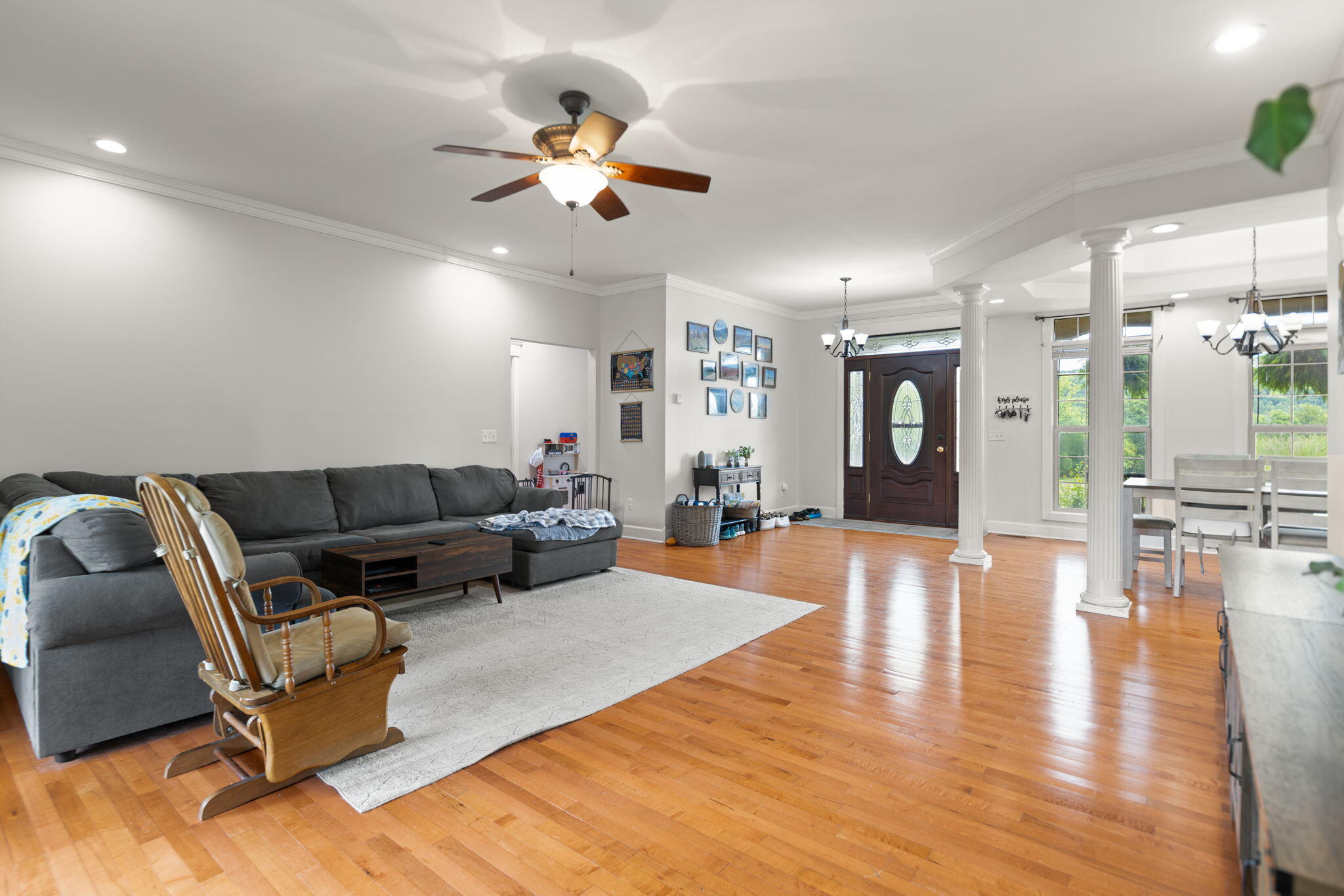 Irvine, Kentucky 40336, United States, 4 Bedrooms Bedrooms, ,4 BathroomsBathrooms,Residential,Pending,173322