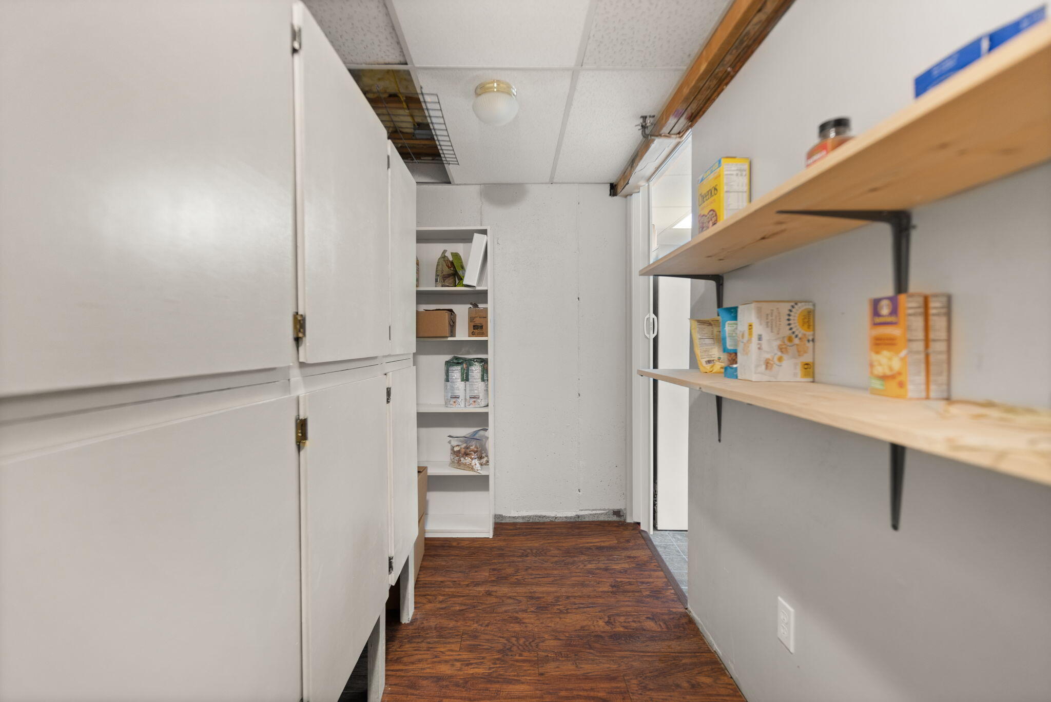 Irvine, Kentucky 40336, United States, 4 Bedrooms Bedrooms, ,4 BathroomsBathrooms,Residential,Pending,173322