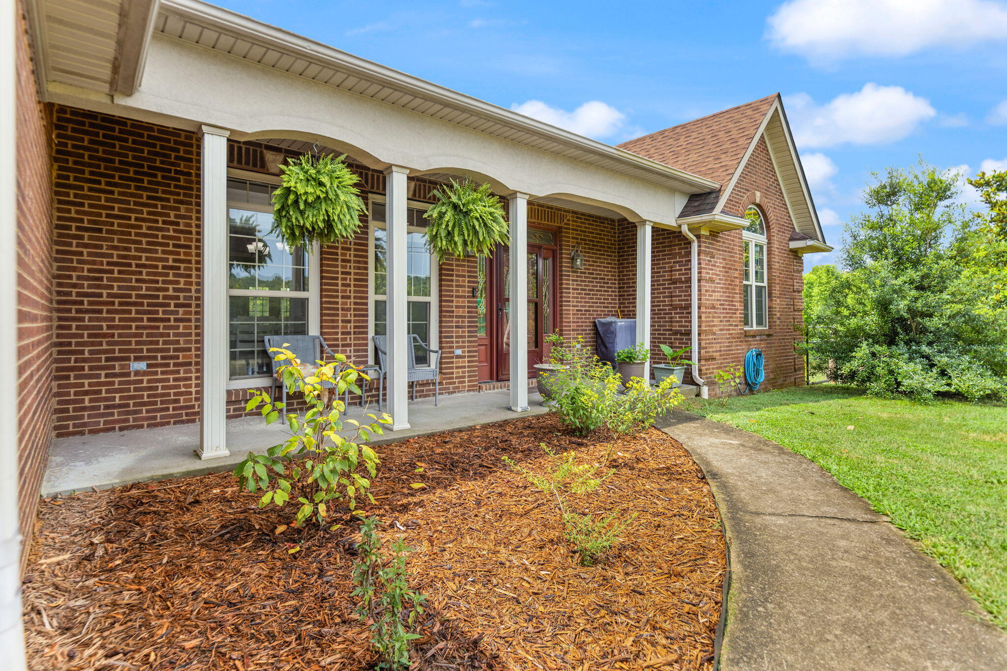 Irvine, Kentucky 40336, United States, 4 Bedrooms Bedrooms, ,4 BathroomsBathrooms,Residential,Pending,173322