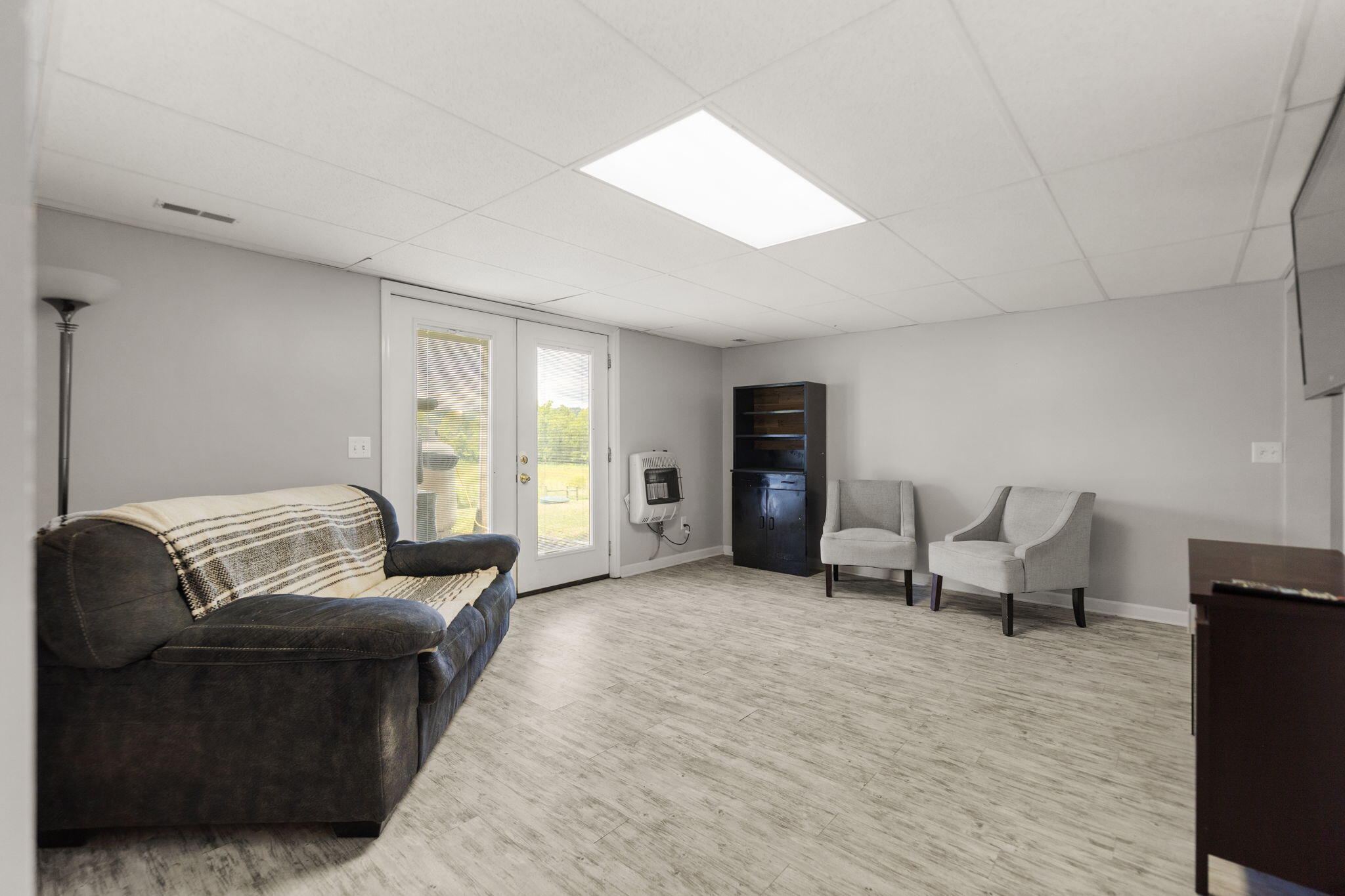 Irvine, Kentucky 40336, United States, 4 Bedrooms Bedrooms, ,4 BathroomsBathrooms,Residential,Pending,173322