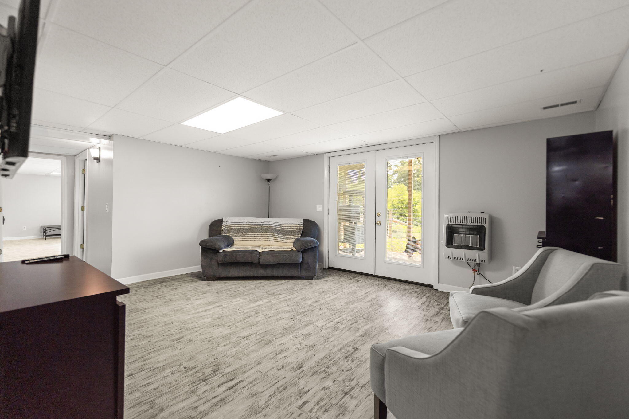 Irvine, Kentucky 40336, United States, 4 Bedrooms Bedrooms, ,4 BathroomsBathrooms,Residential,Pending,173322