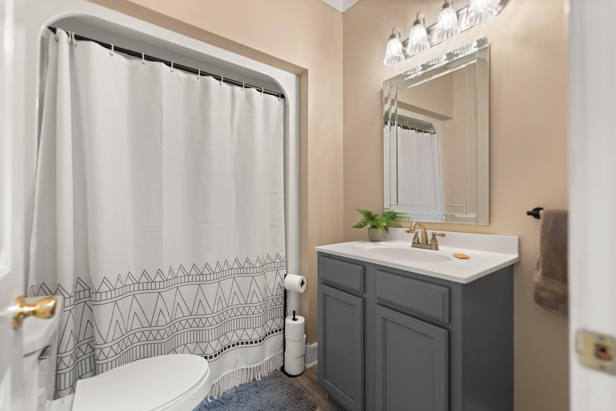 Irvine, Kentucky 40336, United States, 4 Bedrooms Bedrooms, ,4 BathroomsBathrooms,Residential,Pending,173322