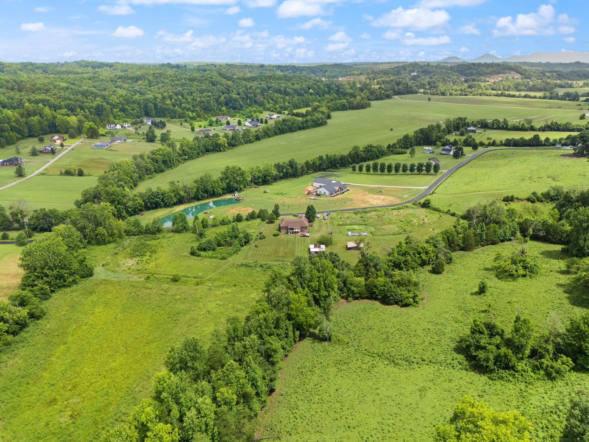 Irvine, Kentucky 40336, United States, 4 Bedrooms Bedrooms, ,4 BathroomsBathrooms,Residential,Pending,173322