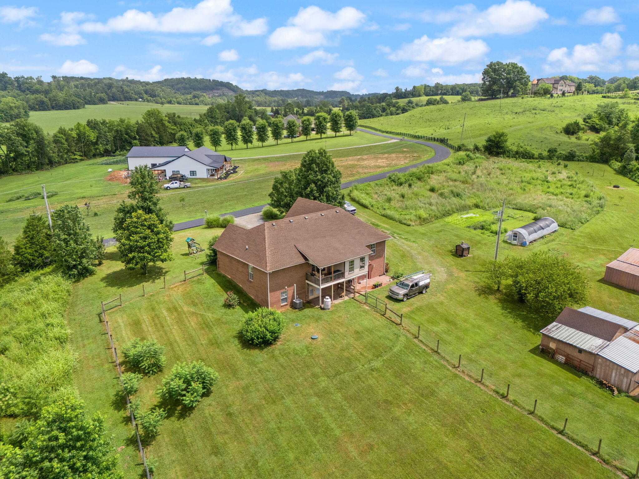 Irvine, Kentucky 40336, United States, 4 Bedrooms Bedrooms, ,4 BathroomsBathrooms,Residential,Pending,173322