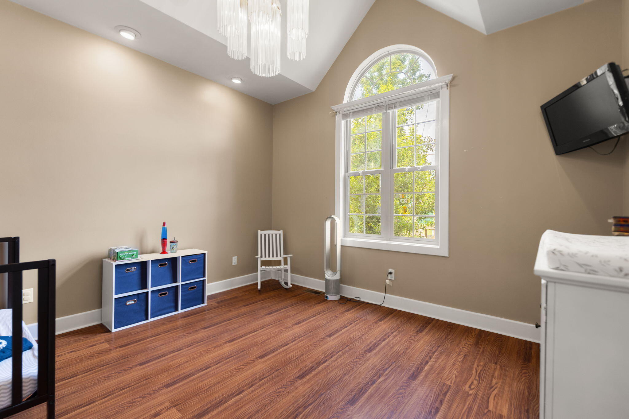 Irvine, Kentucky 40336, United States, 4 Bedrooms Bedrooms, ,4 BathroomsBathrooms,Residential,Pending,173322