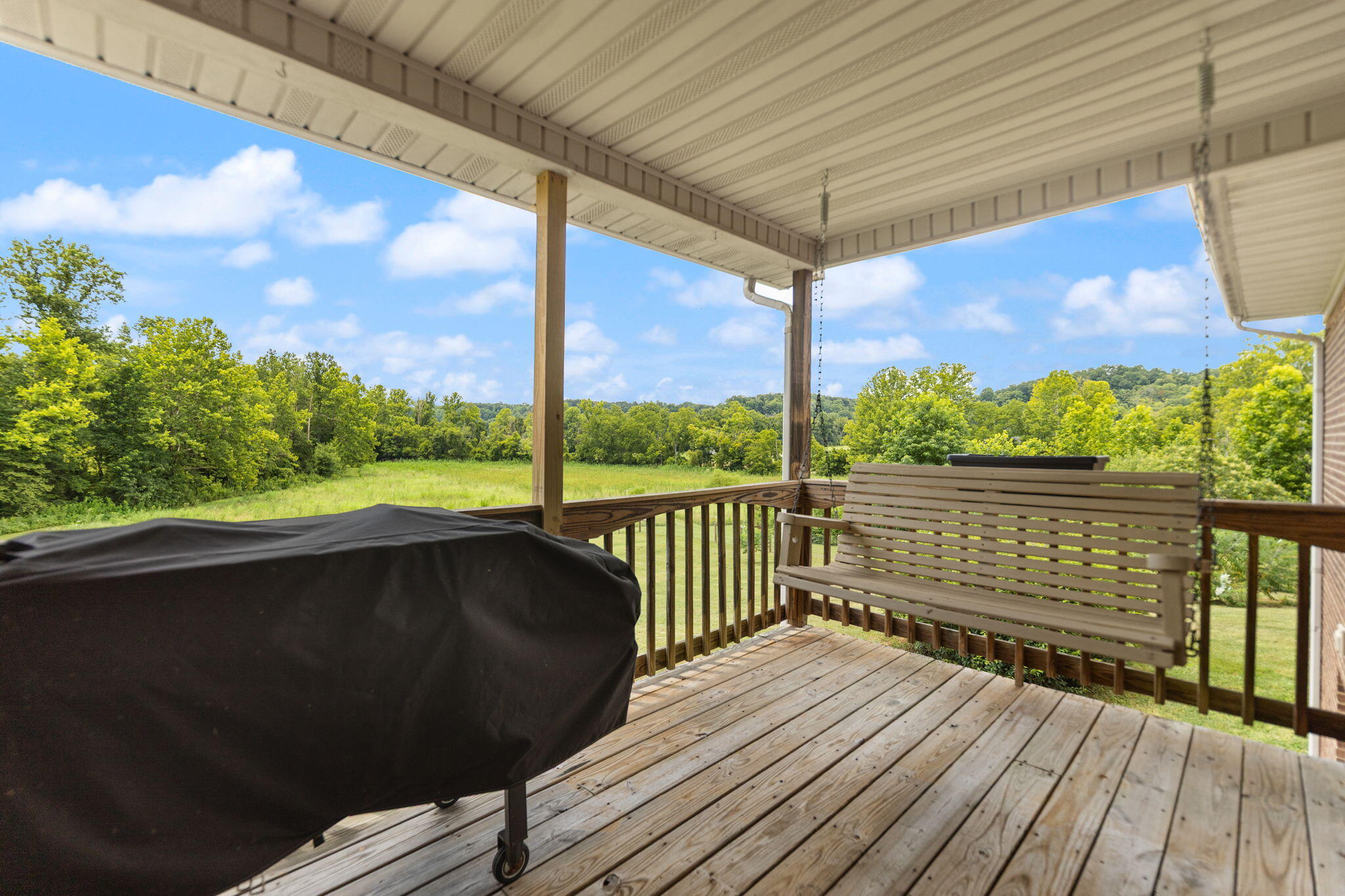 Irvine, Kentucky 40336, United States, 4 Bedrooms Bedrooms, ,4 BathroomsBathrooms,Residential,Pending,173322